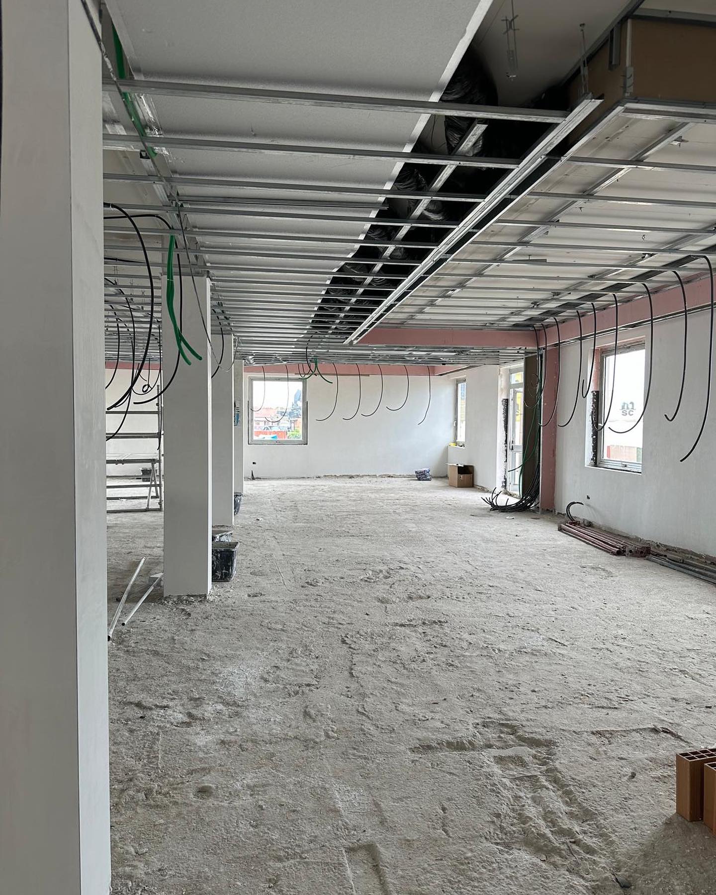 Per la rubrica “Lavori in corso💪🏼🏗️👷”
Il post di oggi vede come protagonista, la #riqualificazione di una mensa aziendale situata a Milano 🏢
Anche tu vorresti ristrutturare il tuo centro direzionale?
Per saperne di più contattaci al:
📲0382 373543
📩 info@italfemgroup.it
Costruire per realizzare i tuoi sogni!
#ristrutturazioniblog#ristrutturazionecentrodirezionale#azienda#centrodirezionale#costruireperrealizzareituoisogni#costruireinsieme#edilzia#amagazing#follow#style#Madeinitaly#ediliziaitaliana#italia#Milano#instagood#instalife#instajob#work