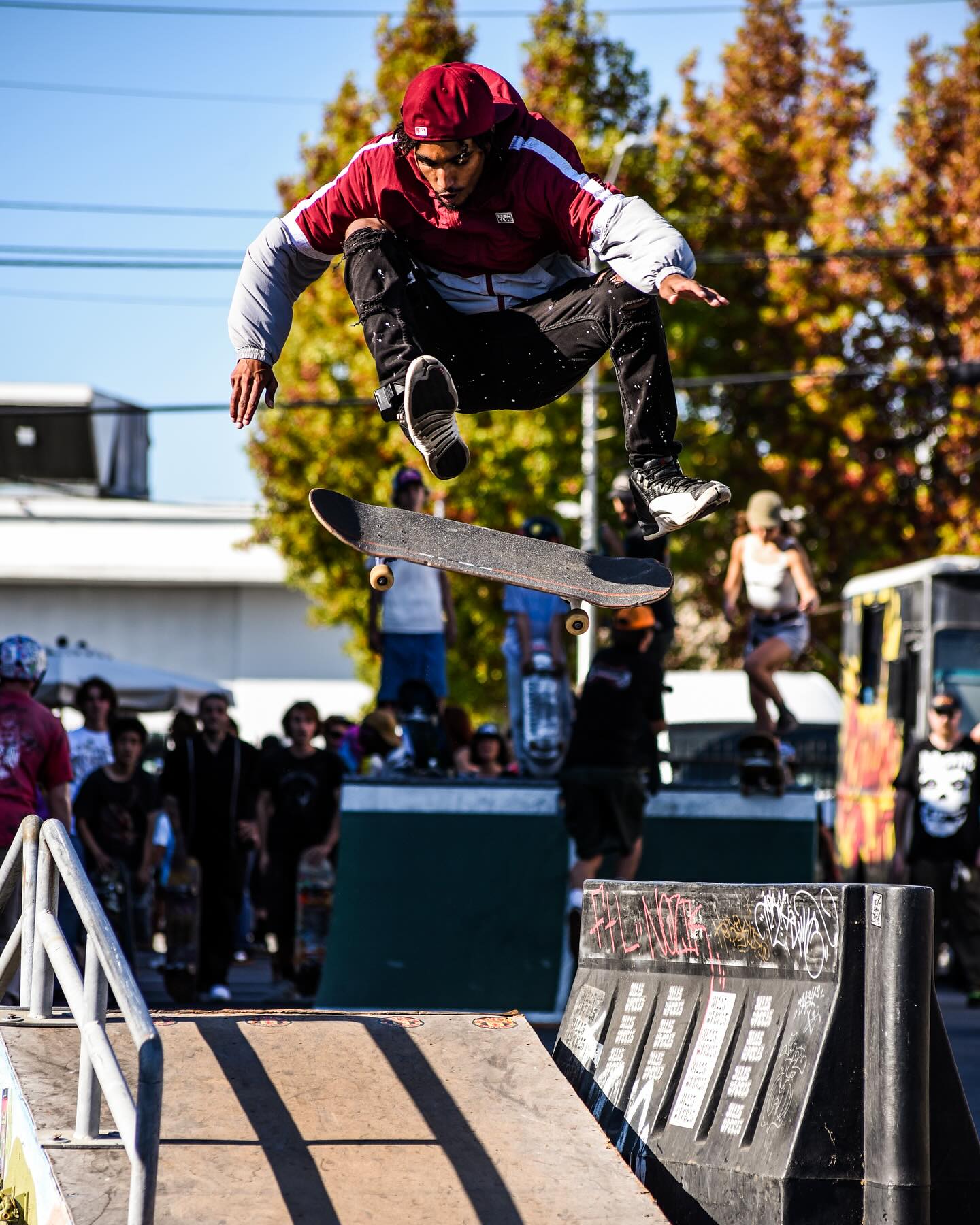 Dre coming 🛹in hot 🥵 with the frontside flip 🔥@dreski300
@billswheelsskateshop @sevboosinger @river.birchall.foundation
#santacruzskate #billswheels #skatefam #santacruz #fsflip #frontsideflip #skatestyle