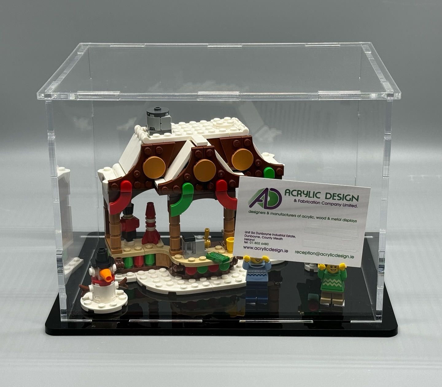 Our flat pack display case which is the perfect blend of functionality & elegance. Benefits of flat pack •easy assembly • space saving • customisation • portability #displaycase #flatpackdisplaycase #perspex #flatpackmagic #acrylicdesign #acryliccreations