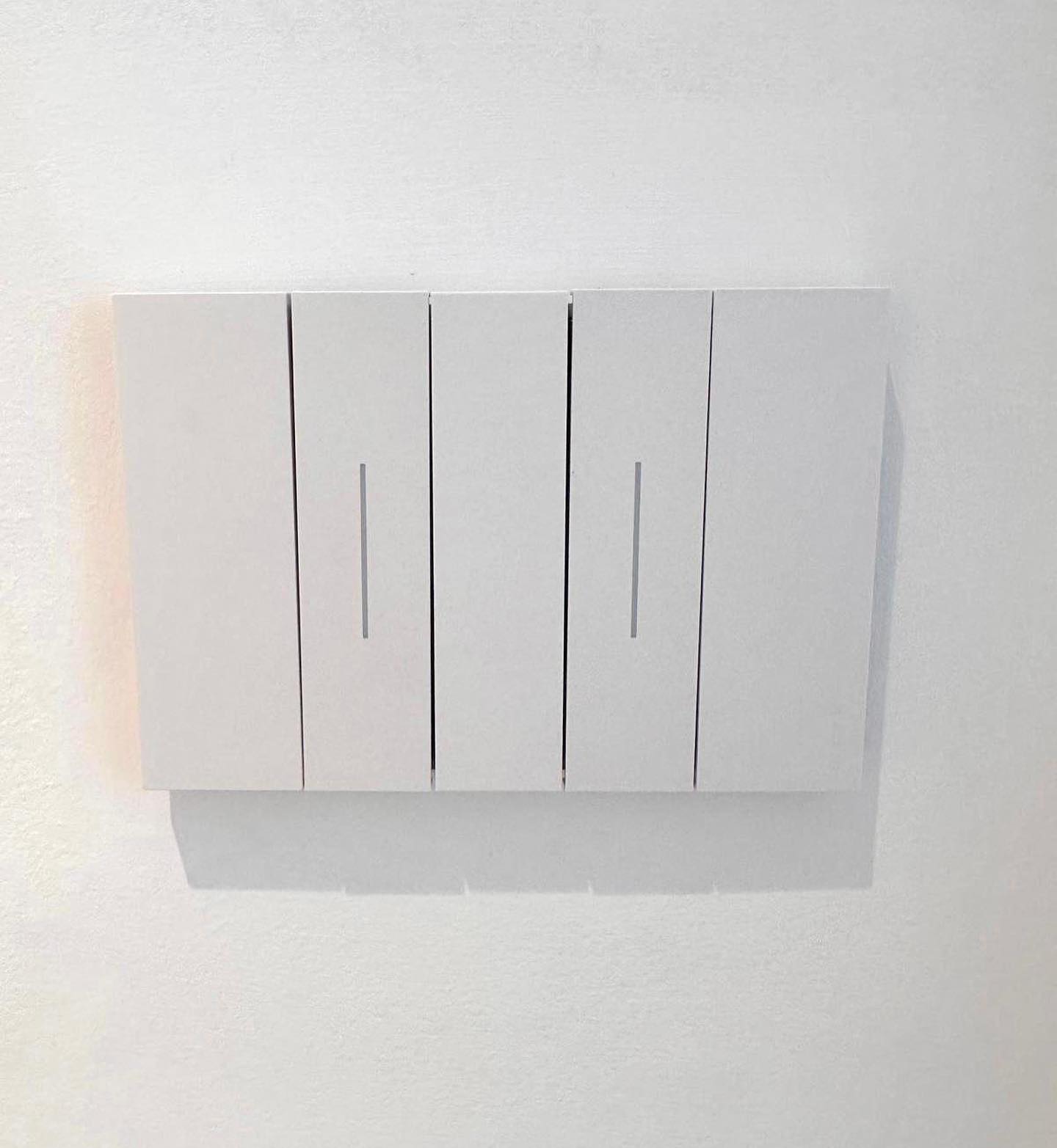 Fatevi accogliere in casa dal design innovativo dei Living Now🏠
Con una forma unica e distintiva, si adatta a qualsiasi tipo di impianto, garantendo tutte le funzionalità di controllo della tua casa.
Si tratta della vera evoluzione innovativa ed estetica ai tradizionali interruttori, che conferiscono alla casa un punto luce omogeneo, premendo semplicemente qualsiasi punto della superficie dei tasti💡
Possiamo dimenticarci del gioco “accendi e spegni” in quanto, questi Living Now sono stati brevettati con un sistema di autocentratura della cover che permette ai tasti una volta azionati, di ritornare perfettamente in linea e di sembrare quasi sospesi alla parete essendo dotati di una cornice posizionata sul retro della placca che garantisce la copertura di irregolarità e dei difetti del fondo della parete.
Vuoi saperne di più?
Contattaci al:
📲0382 373543
📩 info@italfemgroup.it
Costruire per realizzare i tuoi sogni!!
#ristrutturazioniblog#ristrutturazioni#ristrutturarecasa#famiglia#casaèfamiglia#ristrutturazionesalotto#costruireperrealizzareituoisogni#costruireinsieme#edilzia#amagazing#follow#style#Madeinitaly#ediliziaitaliana#italia#Milano#Catanzaro#instagood#instalife#instajob#work#LivingNow