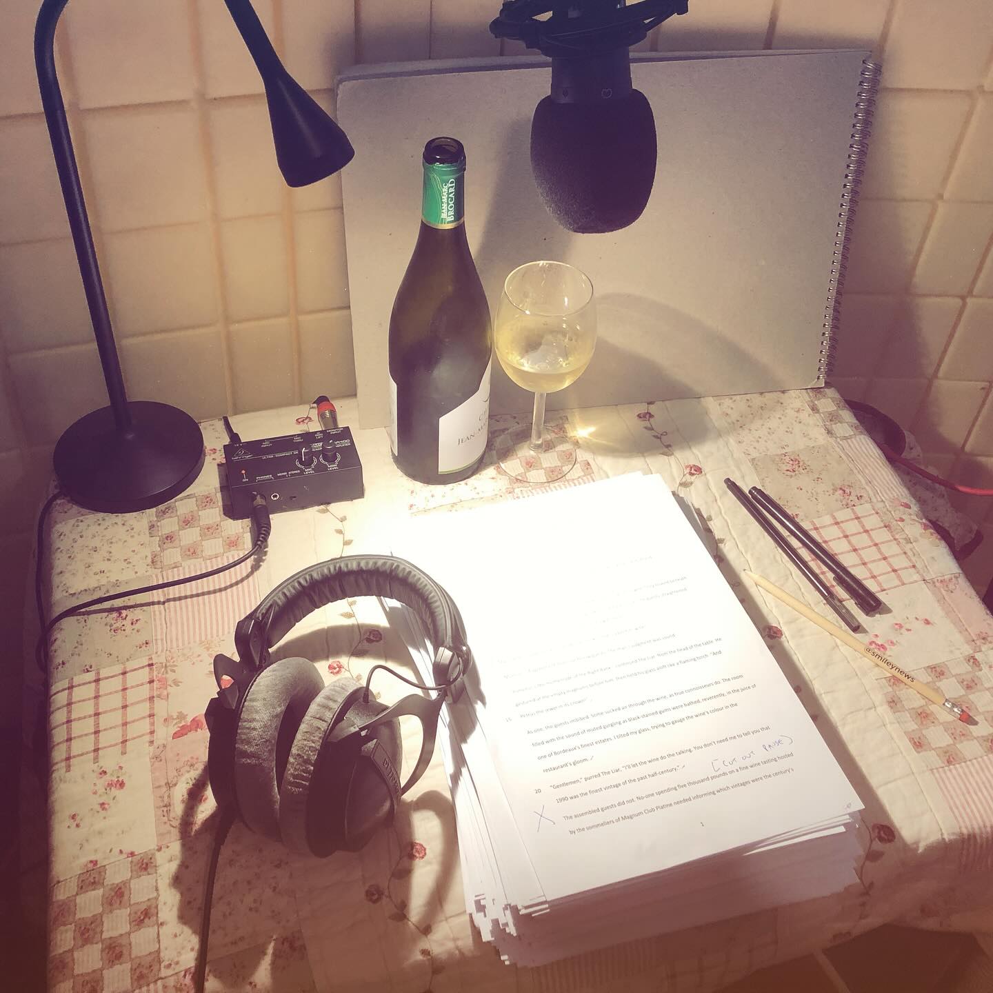 Delighted to announce that Eastern Promise is finally available via ears! 🎧 🎙️ 🍷
11 hours 8 minutes of pinot-lubricated jeopardy.
Downloadable now on #audible and #itunes