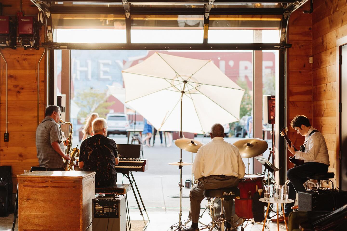 Did you know that The Redd has 22,000sq ft of space outside that can be added on to your event? Mia and Tucker used the parking lot at their wedding for extra space to mingle outside before and after the ceremony.
We are applying discounted rates for July and November 2024 and 2025 weddings at both the Redd and ISS! Please reach out to events@ecotrust.org to inquire.
Thank you to @jess_woodhouse_ for these beautiful photos!
Photographer: @jess_woodhouse_
Planner: @yourperfectbridesmaid
Florals: @wildflower_portland
DJ: @thefiredjs
Hair and makeup: @painterlybeauty