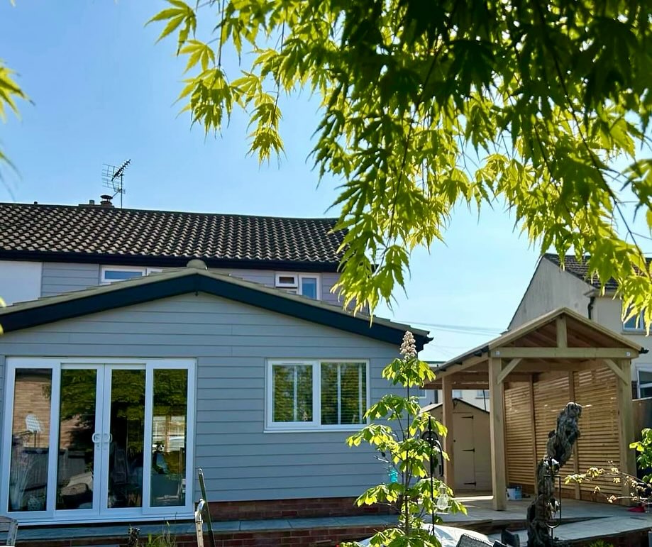 Such a gorgeous extension, landscapes and pergola built by Murrills! What lovely weather to enjoy it in ☀️☀️💕#murrillbuild