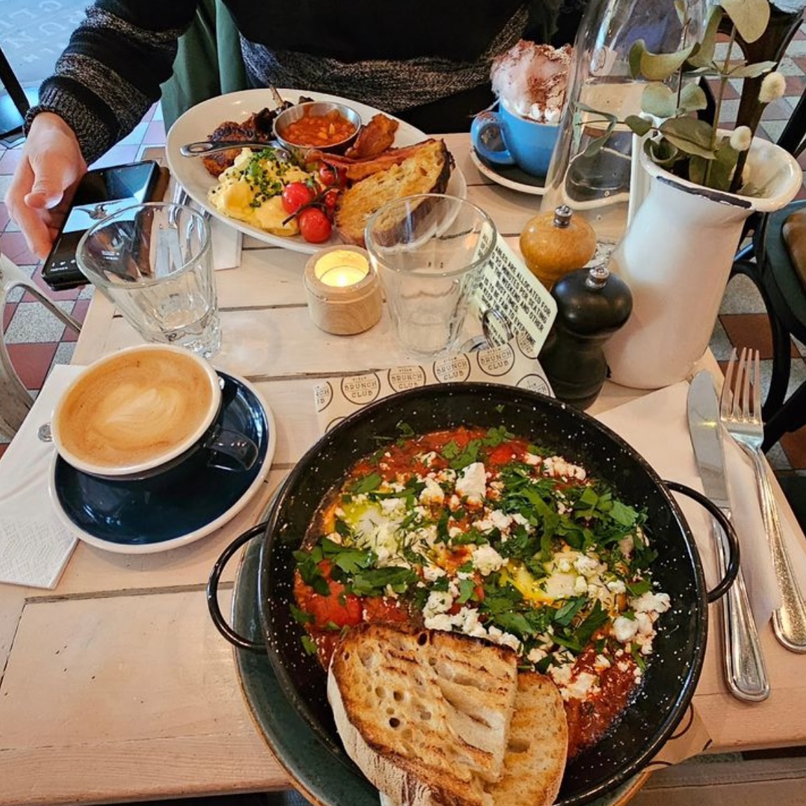 Our beloved Shakshuka and Brekkie plates are the perfect heartwarming breakfasts to have on a cold and grey day ☁️❄️
BC Brekkie plates - 2 organic eggs served poached, fried, or scrambled, with buttered sourdough, crispy potato rosti, mushrooms, cherry tomatoes, tomato jam, spicy baked beans and the choice of avocado 🥑, bacon 🥓 or vegan 🌱
Shakshouka - 2 eggs baked in a warming, spicy tomato and bell pepper stew with mixed herbs, feta, and toasted sourdough 🍳🍅
Thank you @thrivemathdiy for the visit and the picture 😁