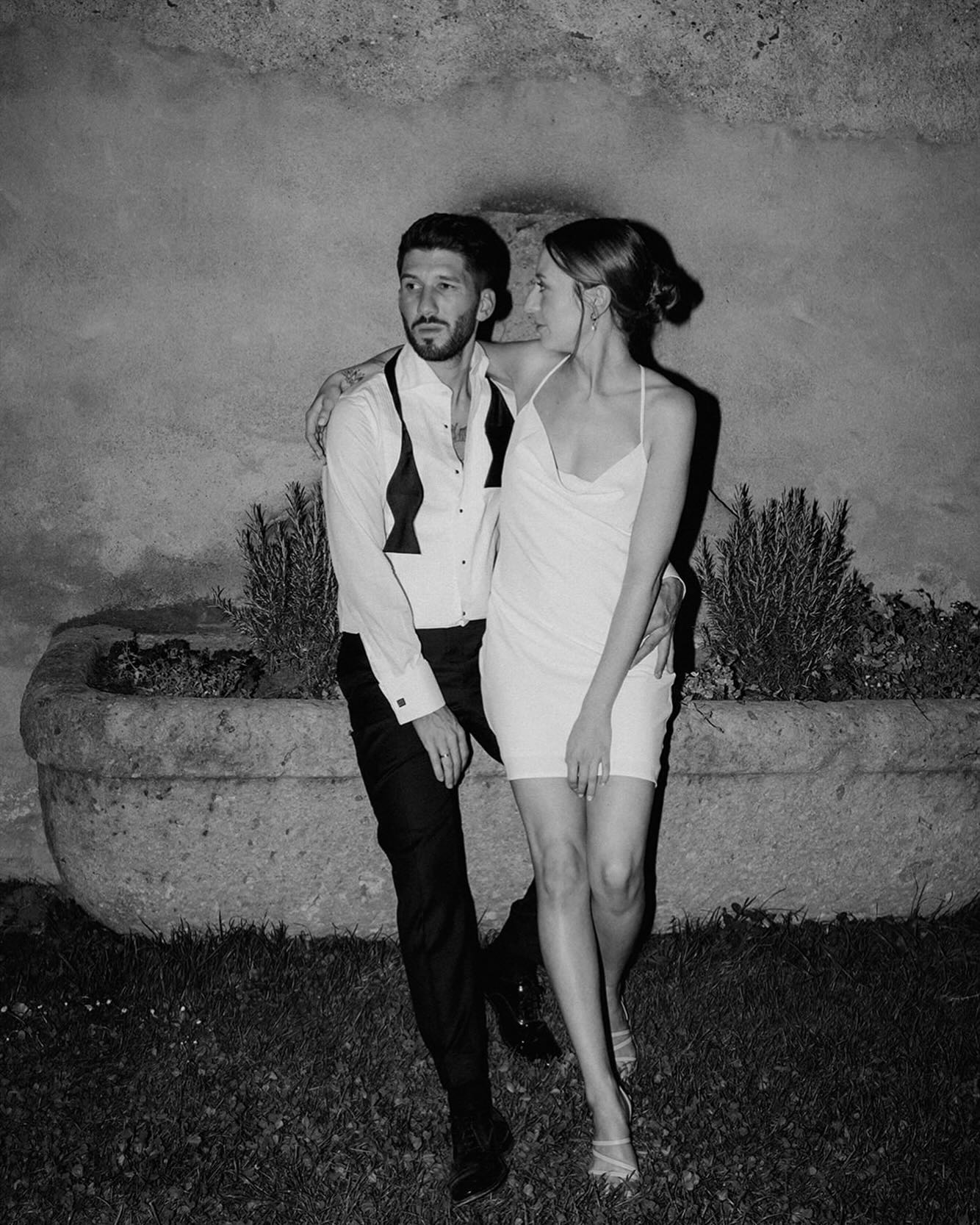 🤍 Party’s over... 🤍
Am Ende einer wunderbaren Hochzeit steht ein glückliches Brautpaar – und das ist für mich das schönste Geschenk. 💖
Danke, dass ich Teil eures großen Tages sein durfte!
📸 @lukas_hanifle_photography
🤍 @heyu_creative
@lisahrtmnn
@hartmann.fabi