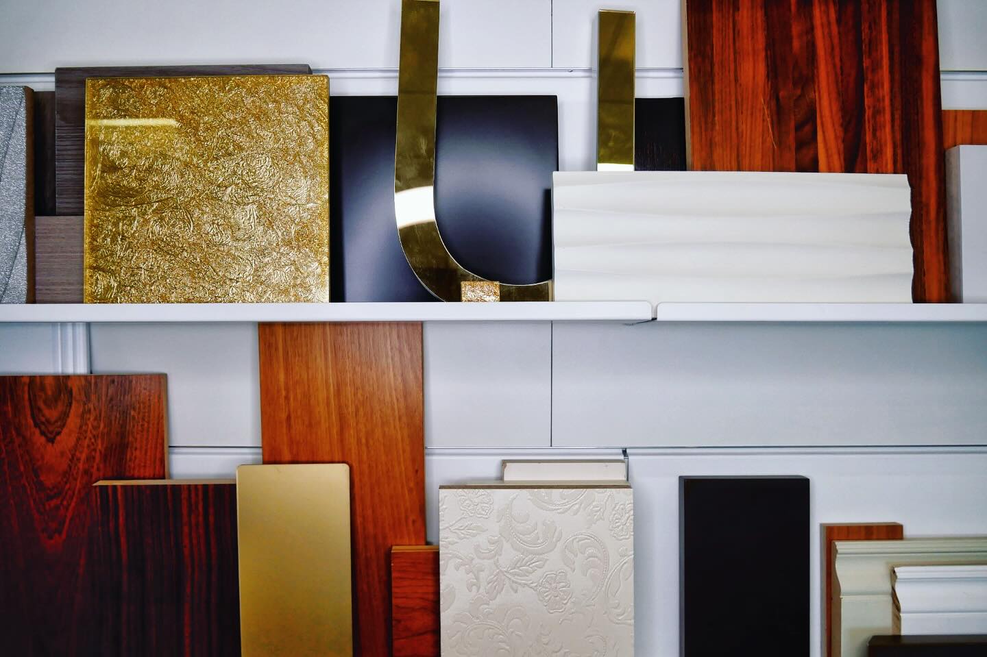 Materiali, colori, prospettive #jewelrystoredesign #interiordesign