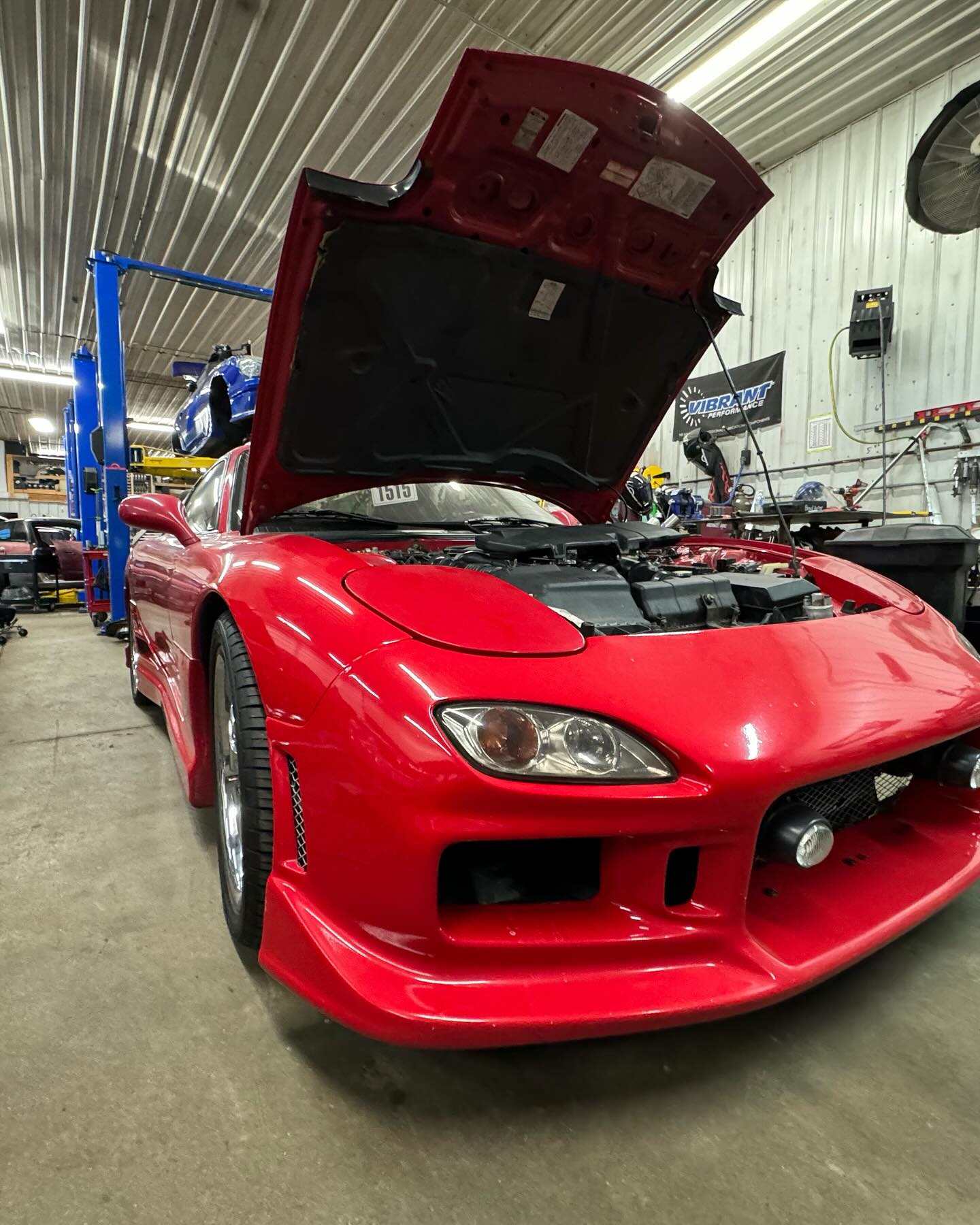 This rx7 is so clean, is here for repairs and maybe few upgrades. 😎