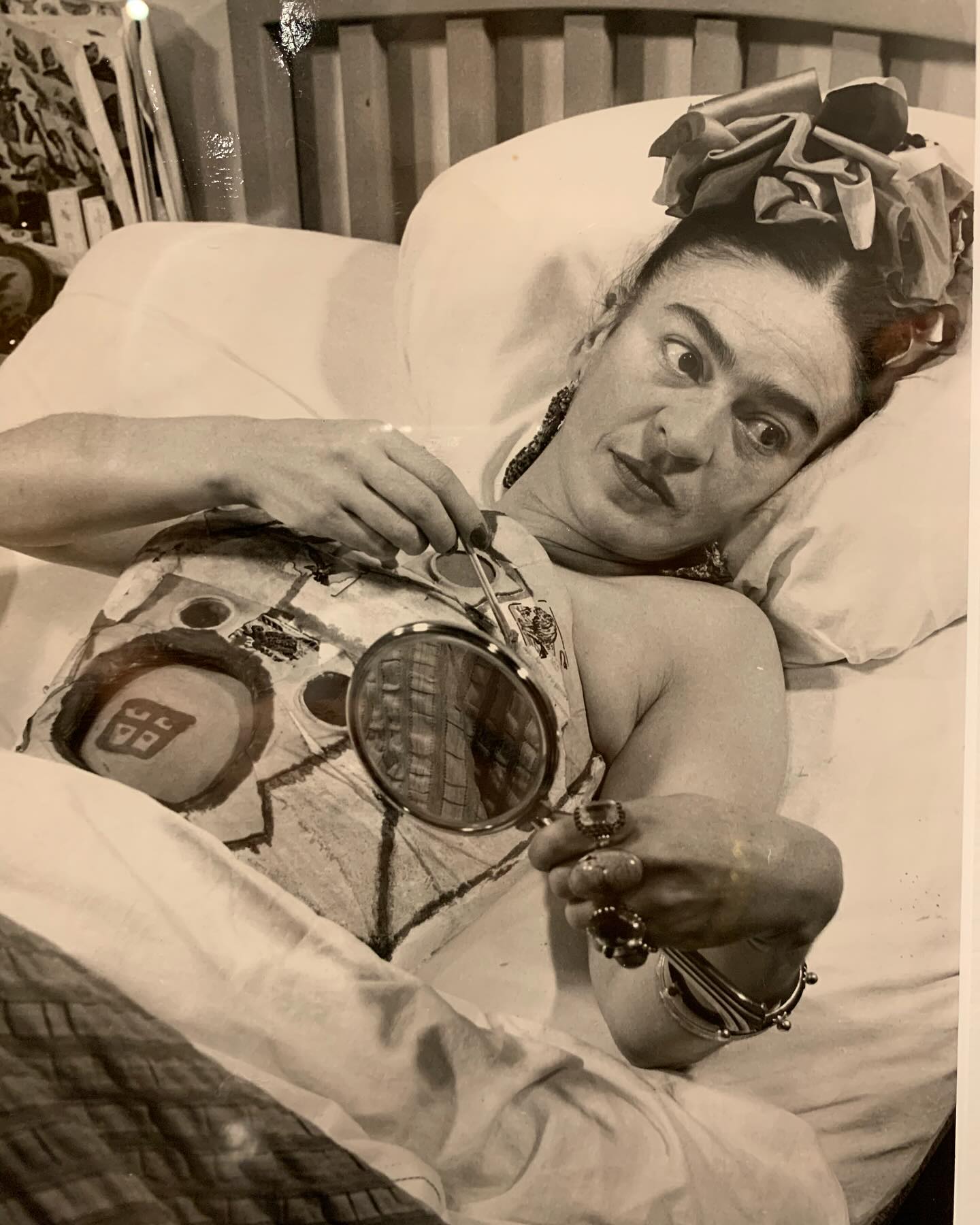 Happy Birthday to a woman who should be an inspiration to ALL women. Yes, she had her “issues” … but she also proved to be a proud, brazen, bold force for women’s liberation, LONG before it was the societal norm.
Be like Frida!
Speak your truth.
Make your art.
Be fully yourself at every opportunity.
Create change from the inside.
Never back down & succumb to pressure from the outside.
.
.
.
.
#frida #fridakahlo #art #artist #mexico #mujer #feminist #beyourself #beauty #revolutionary #speakyourtruth #strength #womenempowerment #womensliberation