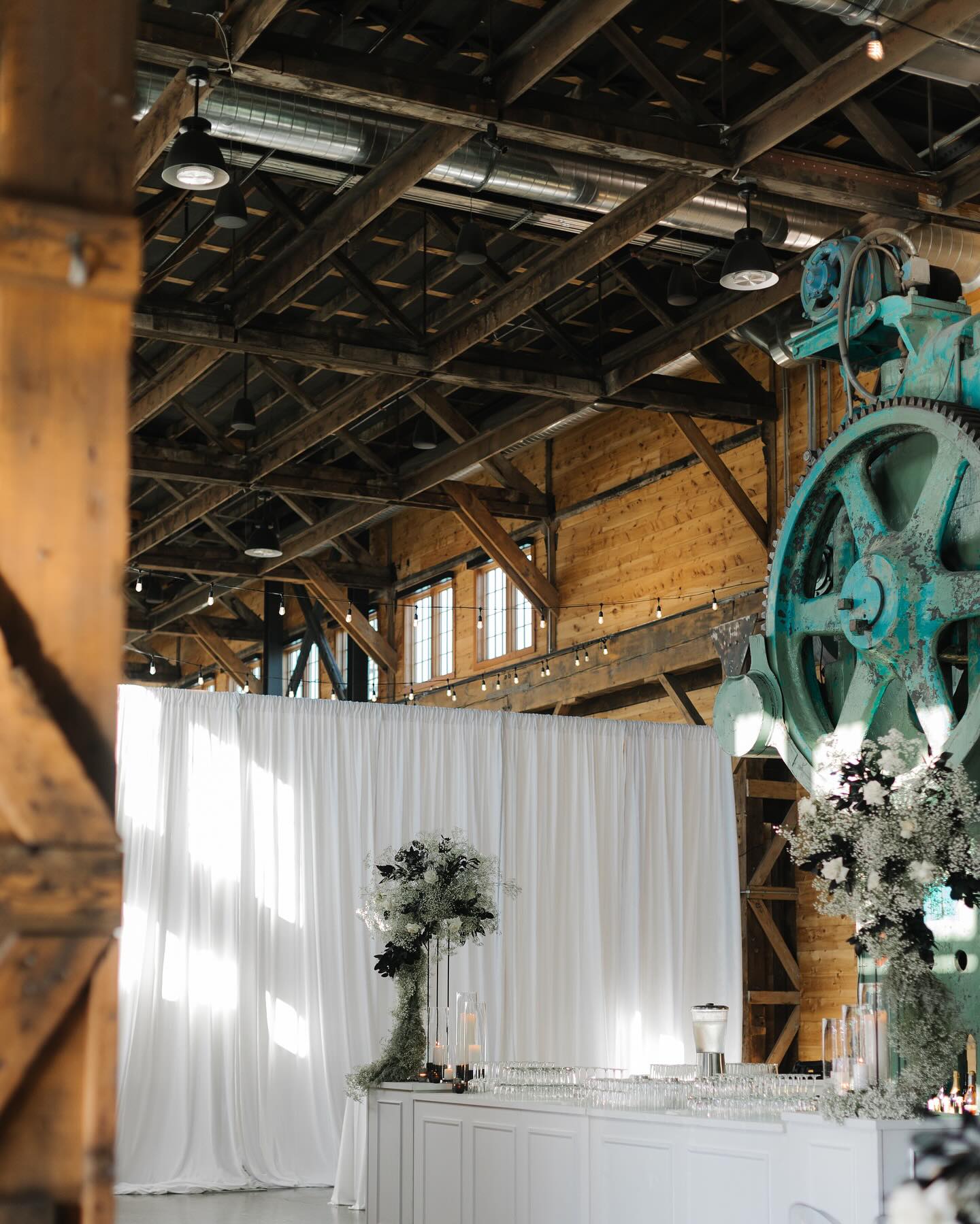 Throwback to Kenzie and Joe's dreamy wedding day at The Redd 💫
Design & Coordination: Brooke Garbett, Luxe Event Productions: @bgarbett, @luxeproductions
Venue: Redd on Salmon: @reddonsalmon
Catering/Bar: Chefstable Catering: @chefstablecateringpdx
Photographer: Casi Yost Photography: @casiyostphoto
DJ: Pure Pulse Entertainment: @purepulseentertainment
Rentals: The Party Place: @partyplacepdx
Floral: Honor Flowers: @honorflowers
Cake: Dream Cakes: @dreamcakespdx
Make Up & Hair: Powder Inc. Beauty: @powderincbeauty
Photobooth: Smirk Photo Booth: @smirkphotoboothco
Signage/Paper Details: Hey Halle: @hey_halle
Videographer: Tes Films: @tesfilms
Drape: Bowerbird Events: @bowerbirdpdx