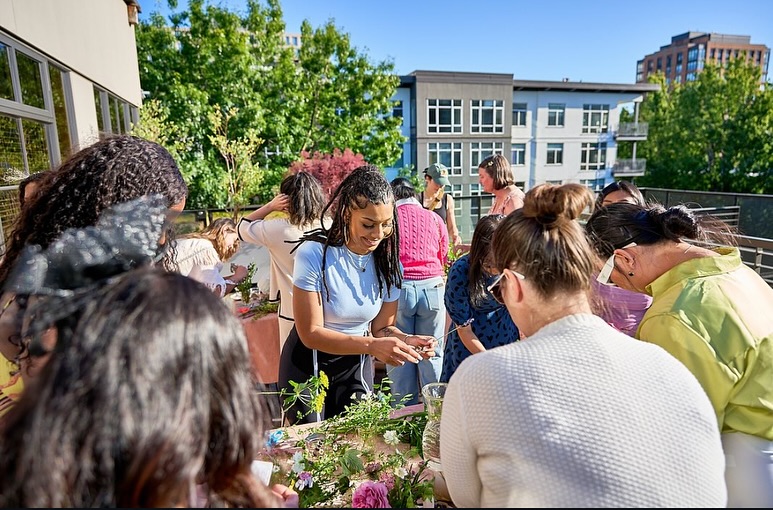 Flowers, tea, community, pastries, connection. Spring floral high tea party on the rooftop 🌸💐
@alist_pdx empowers women of color in entrepreneurship with proactive support to navigate challenges, recognize trauma responses, and build empowering habits. Thanks for such an amazing event @alist_pdx!
Photos: @hbphotos.co
Event: @alist_pdx
Coordinator: @kf_curates
Florals: @thepetaldispatch
Pastries: @camelliapistrina