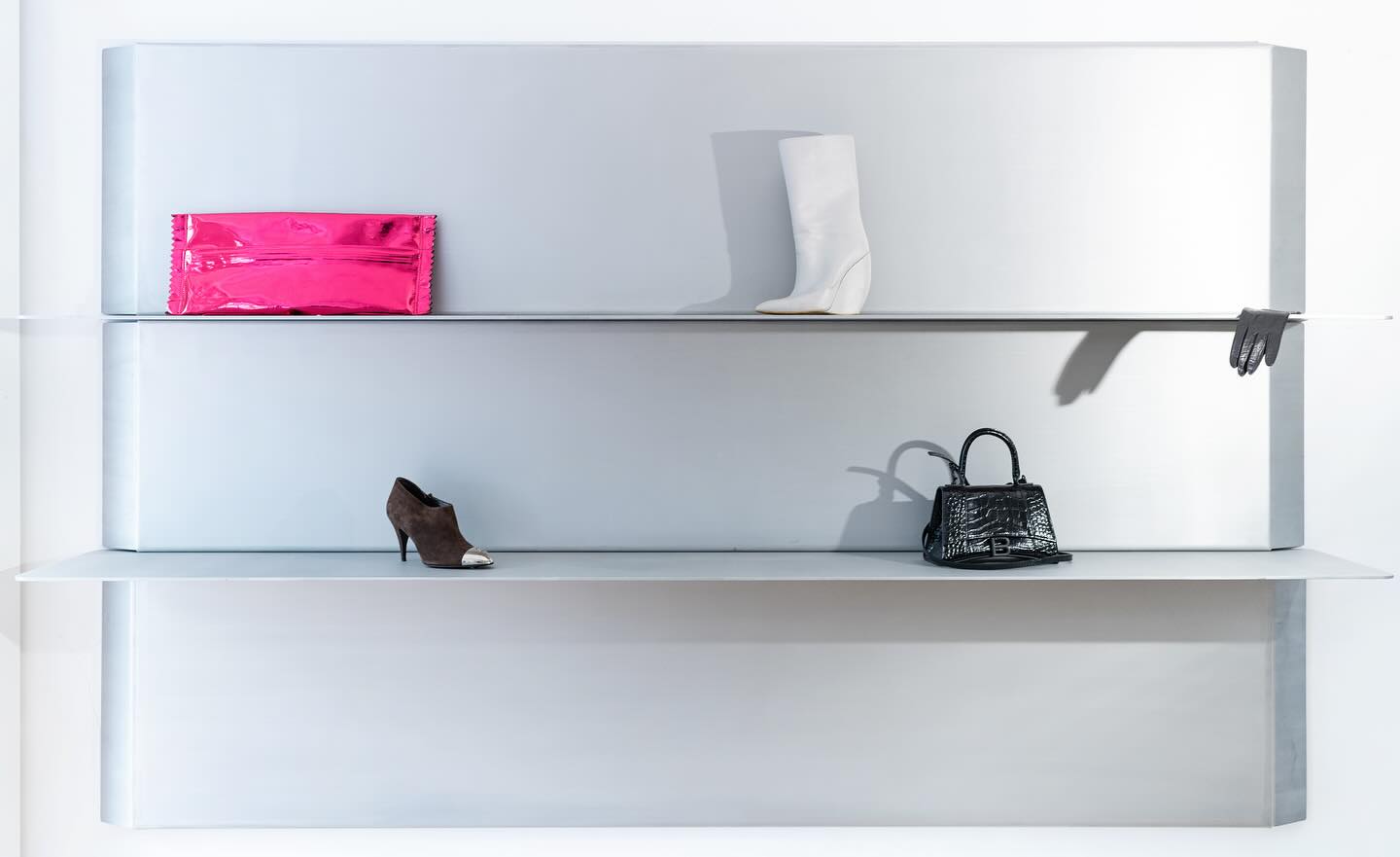 Shelf Design for @reparaturarchiveberlin 🌀🤺🪨 with Ahmet Aksoy
📸 @busrayeltekin