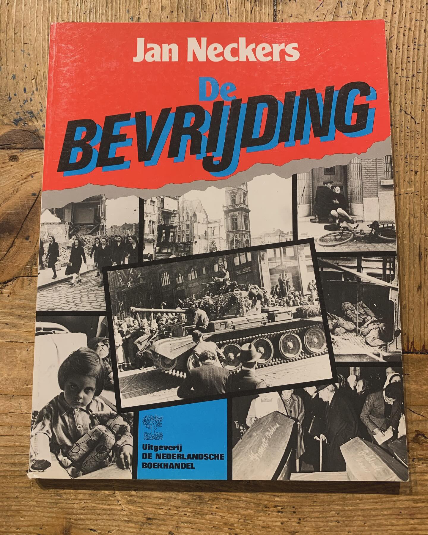 Wil je meer weten over de bevrijding van Antwerpen? Kom dan zeker langs! Wij beschikken over unieke documenten!! #koetshuisantiek #koetshuis81 #antiek #antiques #brocante #vintage #books #boeken #ww1 #ww2 #4september1944 #antwerp #antwerpen