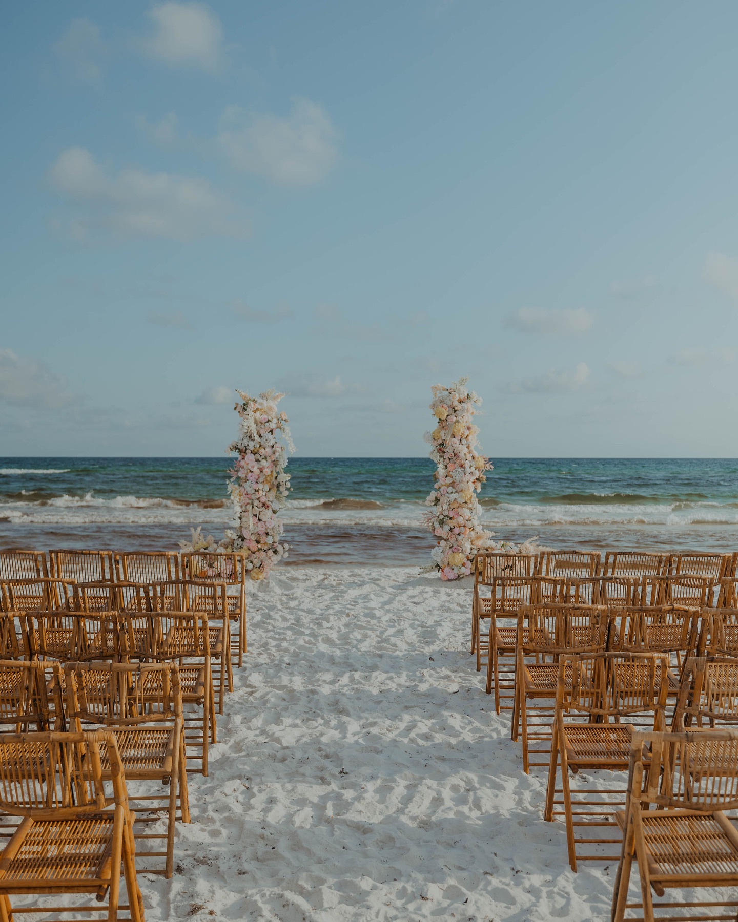 Just a small glimpse of Florida and what it had to offer, will I be sharing more? YES! I even have some other couples sessions to post. It’s just time for me to get down to Arkansas for another wedding, that I am PUMPED for!
Someone else book me in for a Florida wedding and take me back!!✨
www.bseringphotography.com
Bride: @amelia.dowden
Florist: @ourgreenhouseflorals
Wedding dress: @randyfenolibride
Hair and makeup: @hmua.kristen
#weddingphotography #weddingphotographer #graytonbeach #floridaweddingphotographer #floridaphotographer #travelphotographer #destinationwedding #destinationweddingphotographer #florida #sunshinestate #bride #randyfenoli #beachbride #beach #beachwedding #rosemary