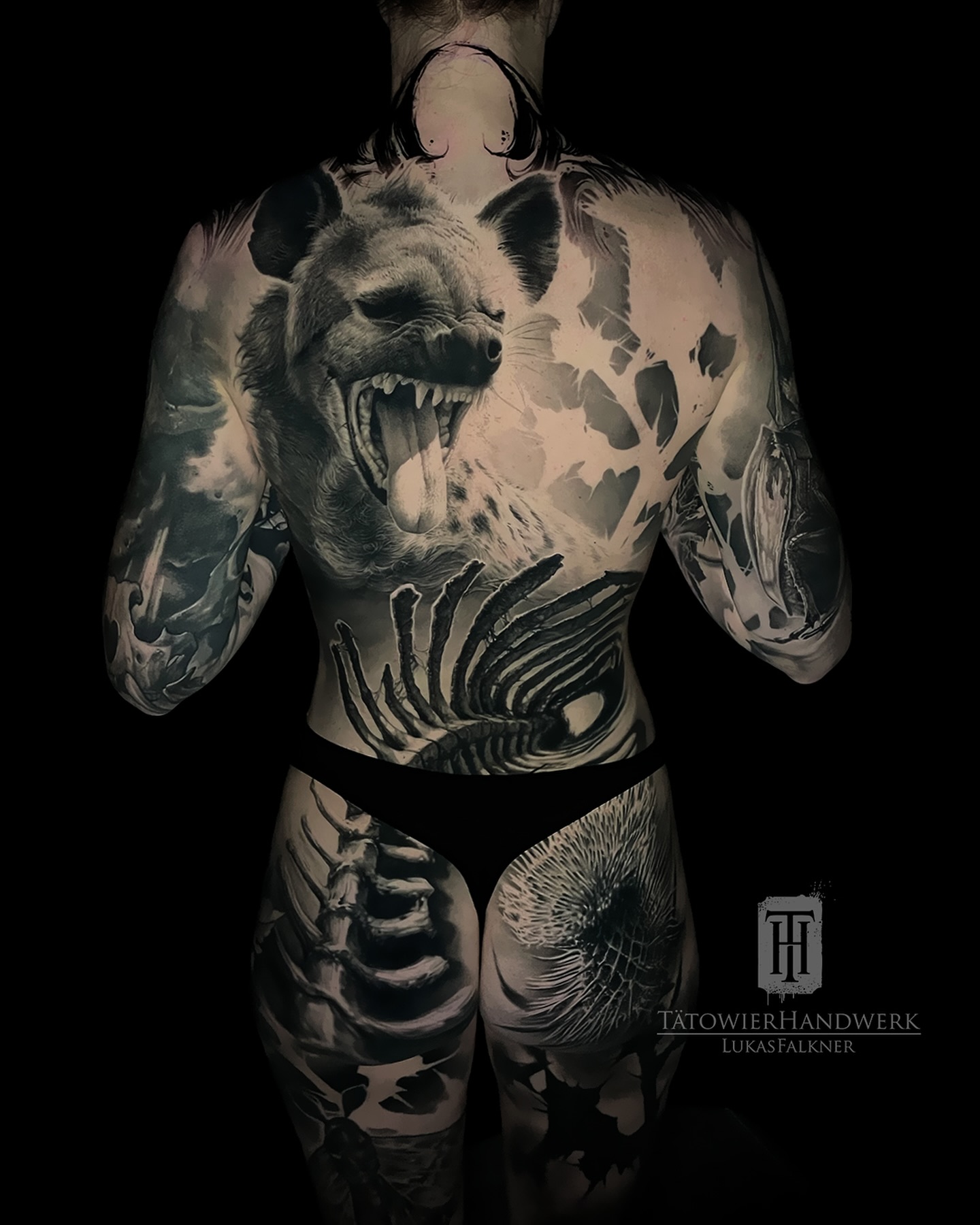 Super excited to show you all the fully healed result of @claudschpotato 's massive backpiece 🔥
„So what's the story behind this piece? Honestly, I'm not entirely sure. But as I was designing it, something about it felt right to me. Upon reflection, I discovered some profound ideas within this piece. The hyena, often misunderstood and unfairly labelled as something negative, resonates with the experience of being heavily tattooed. Both are perceived as strange or cryptic and are often misunderstood. Yet, upon closer inspection and with a deeper perspective, beauty reveals itself almost everywhere.“
#tattoo #ink #inklovers #tattooing #girl #blackandgreytattoo #tattoos #inklife #realism #tattoolove #tattooaddict