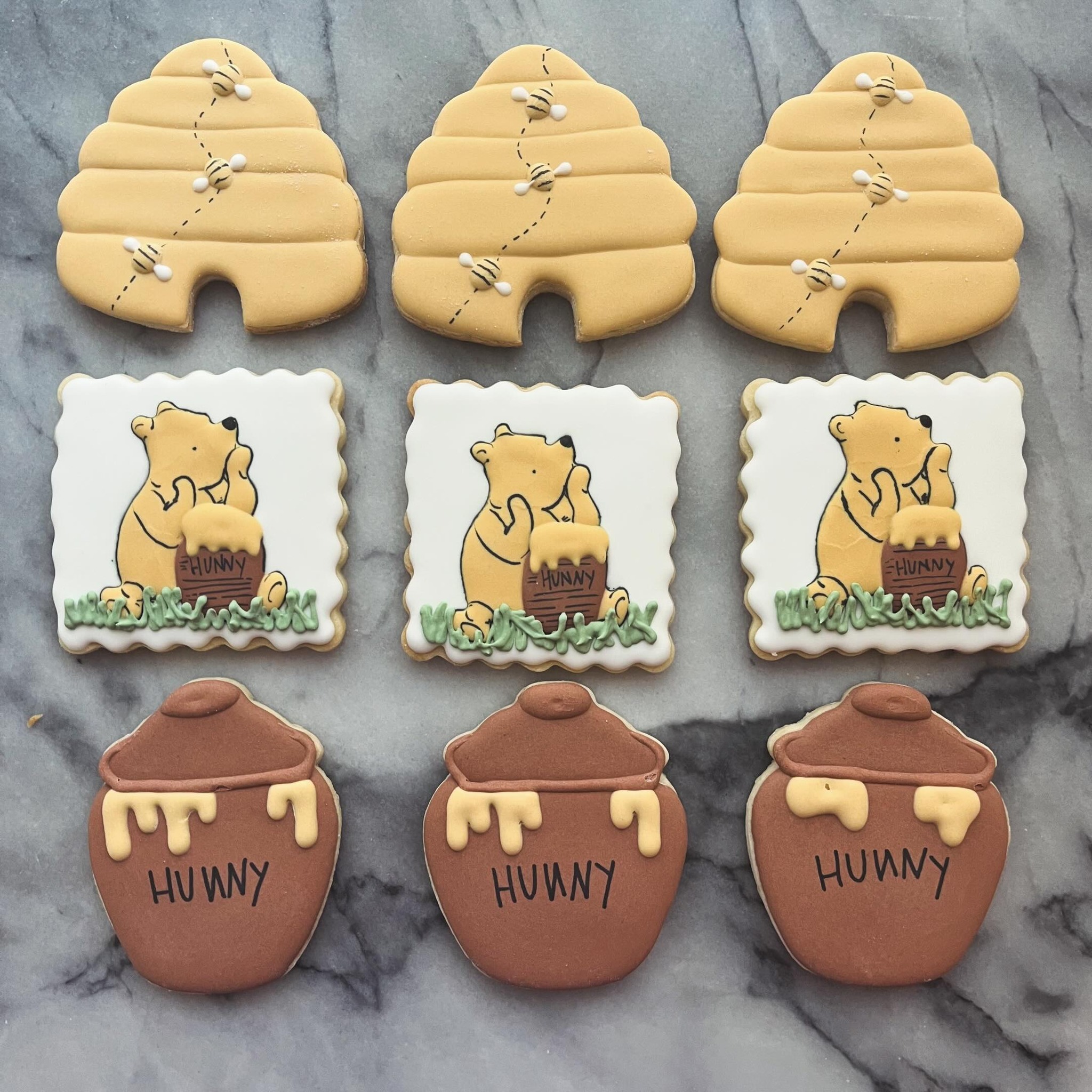 ๐ ๐ป ๐ฏ
.
.
#royalicingcookies #longbeachcookies #cookiedecorator #cookiedecorating #decoratedcookies #customcookies #cookies #longbeach #longbeachca