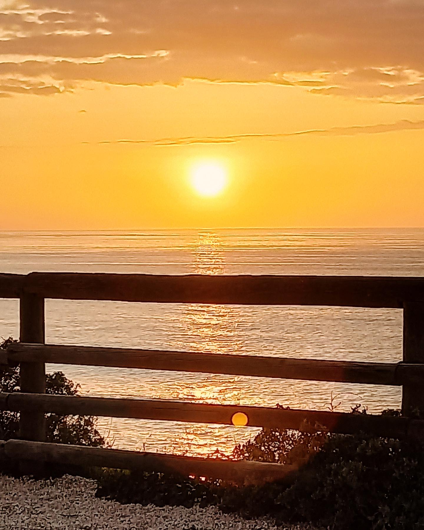 Sunset at the point of Arrifana!
Just a few steps away from www.kanalubeachhouse.com
.
.
.
#kanalubeachhouse #portugal🇵🇹 #arrifana #surf #beachlife #nature #holidayhouse #bookyourroom #guesthouse #aljezur #goodvibes