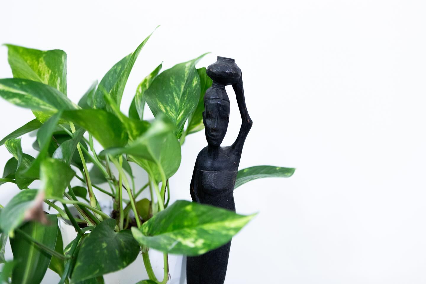 I’m loving these African sculptures my sister-in-law gave me! I have a couple in the house, and they fit right in with the vibe of my tribe. Does anyone know where I can find more of these for sale?
#AfricanArt #HomeDecor #UniqueFinds #Sculpture #ArtLovers #InteriorDesign #CulturalArt #Gifted #HomeInspiration #DecorGoals #TribalVibes