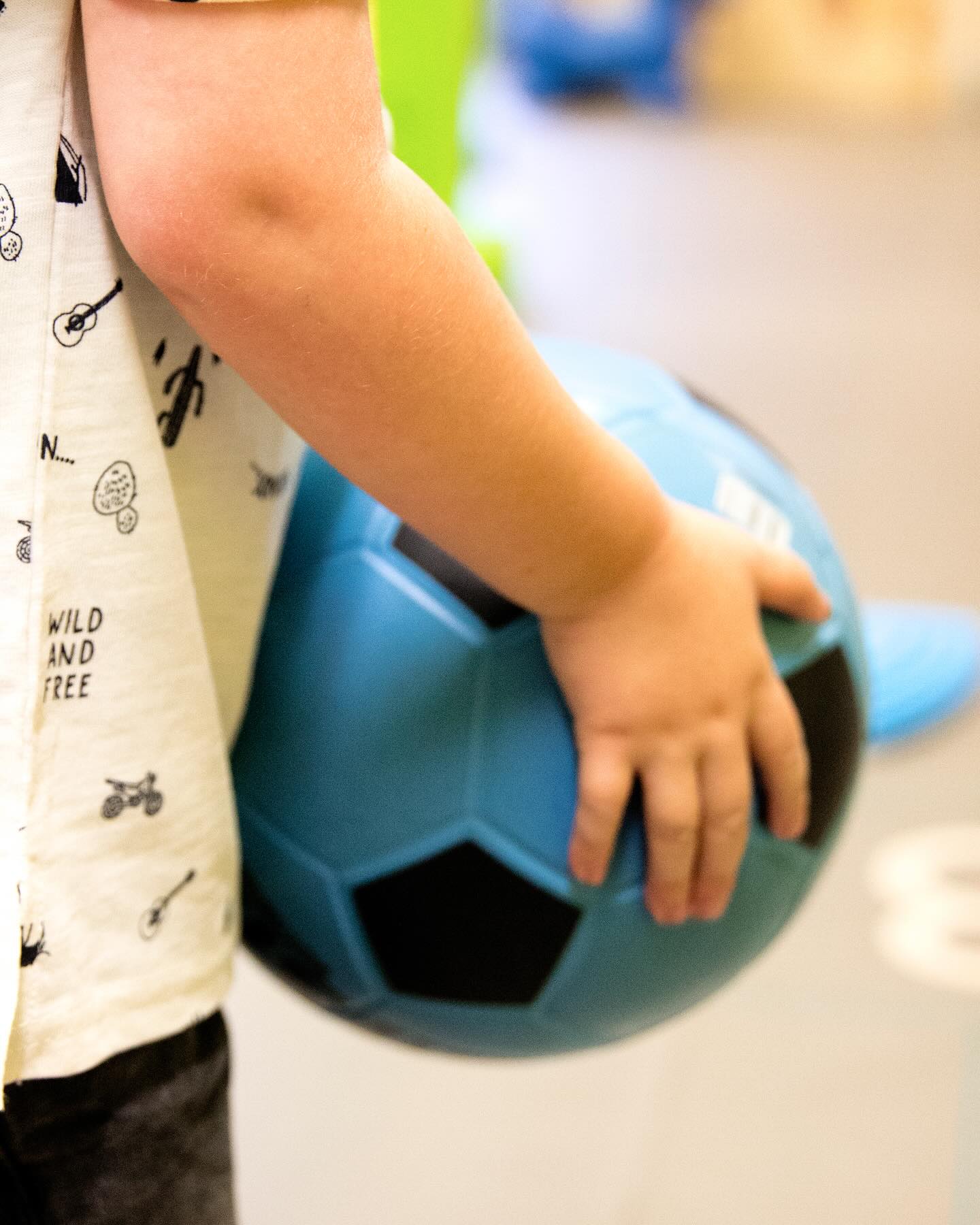Deze dag vraagt om lekker buiten zijn, samen spelen, buiten eten en sportief zijn. Geniet van de zon☀️
#kinderoefentherapie #kinderoefentherapeut #kinderfysiotherapie #kinderfysiotherapeut #motorischeontwikkeling #motoriek #mijlpaal #grovemotoriek #fijnemotoriek #baby #peuter #kleuter #schoolkind
#kinderoefentherapie_zn #Wormerveer