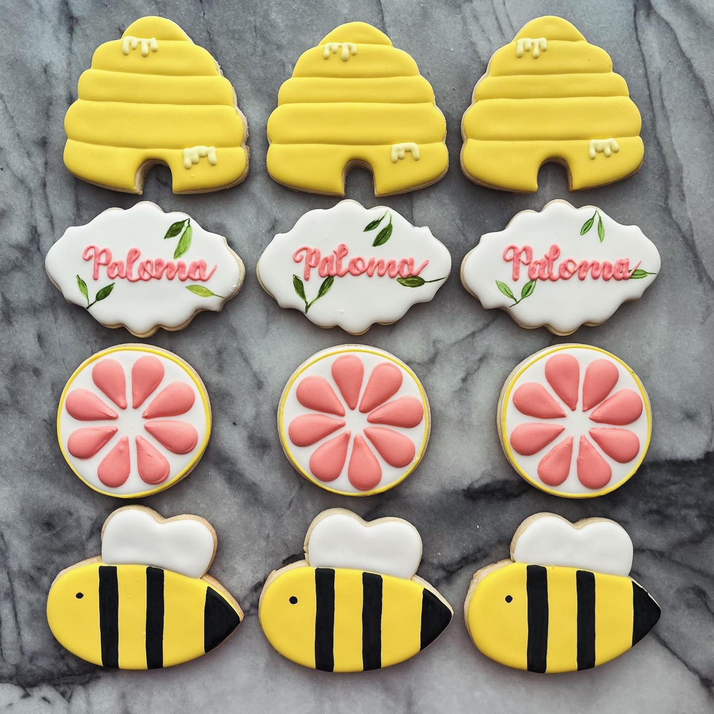Mom to Bee!
.
.
#royalicingcookies #longbeachcookies #cookiedecorator #cookiedecorating #decoratedcookies #customcookies #cookies #longbeach #longbeachca