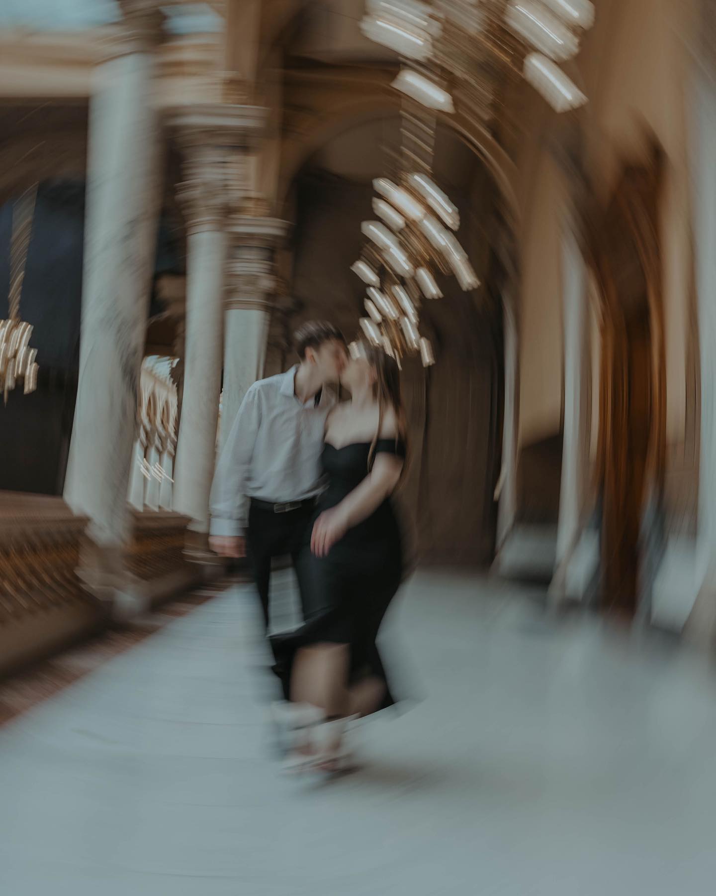 such a beautiful place for photos✨
#couplesphotography #anniversary #photoshoot #indianaphotographer #indianaphotoshoot #couplesphotoshoot #statehouse #love