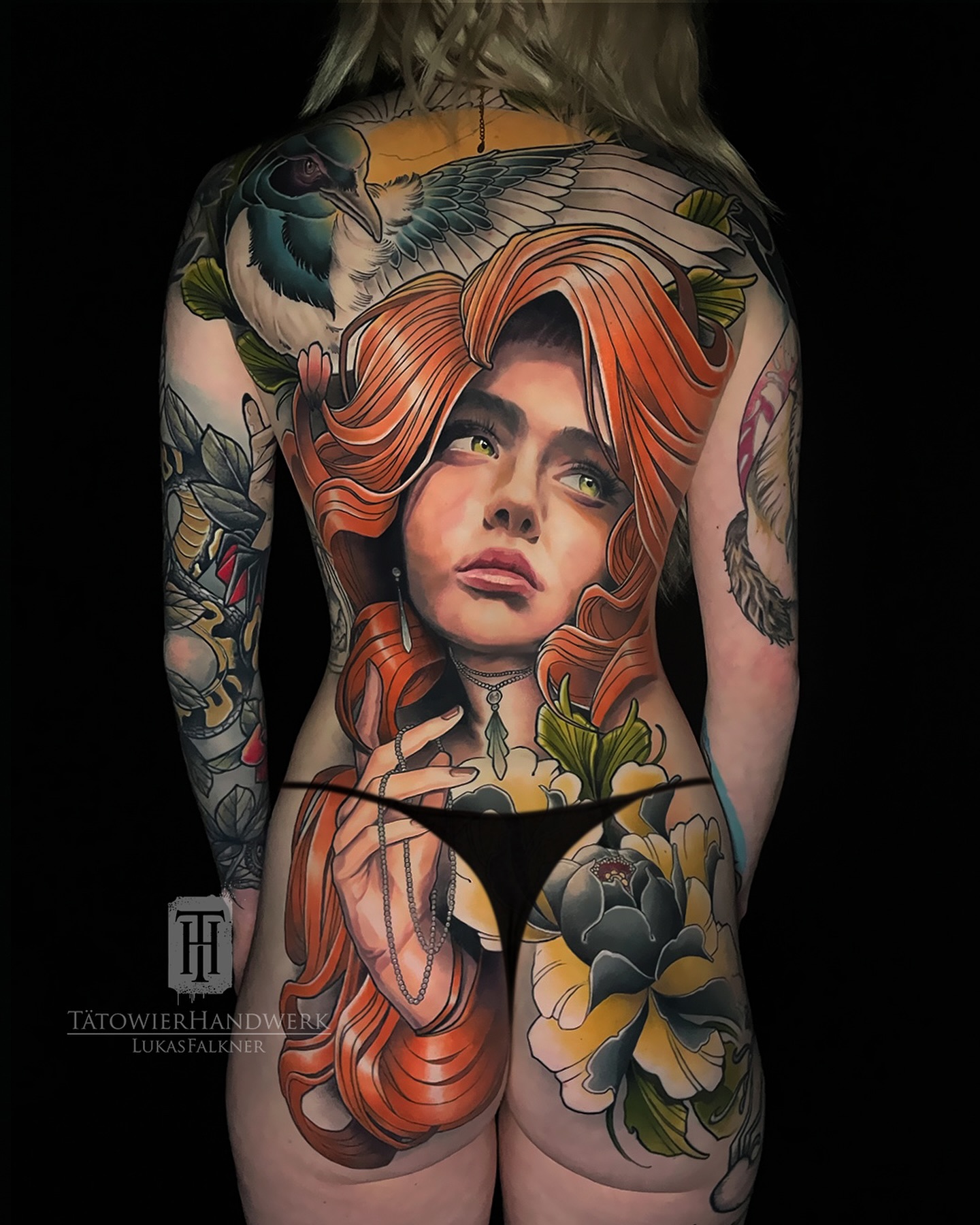 The fully healed result of Anna´s ( @palindrom_dtd ) massive backpiece captured in pictures 🔥
#tattoo #neotraditional #tattoos #tattooartist #girl