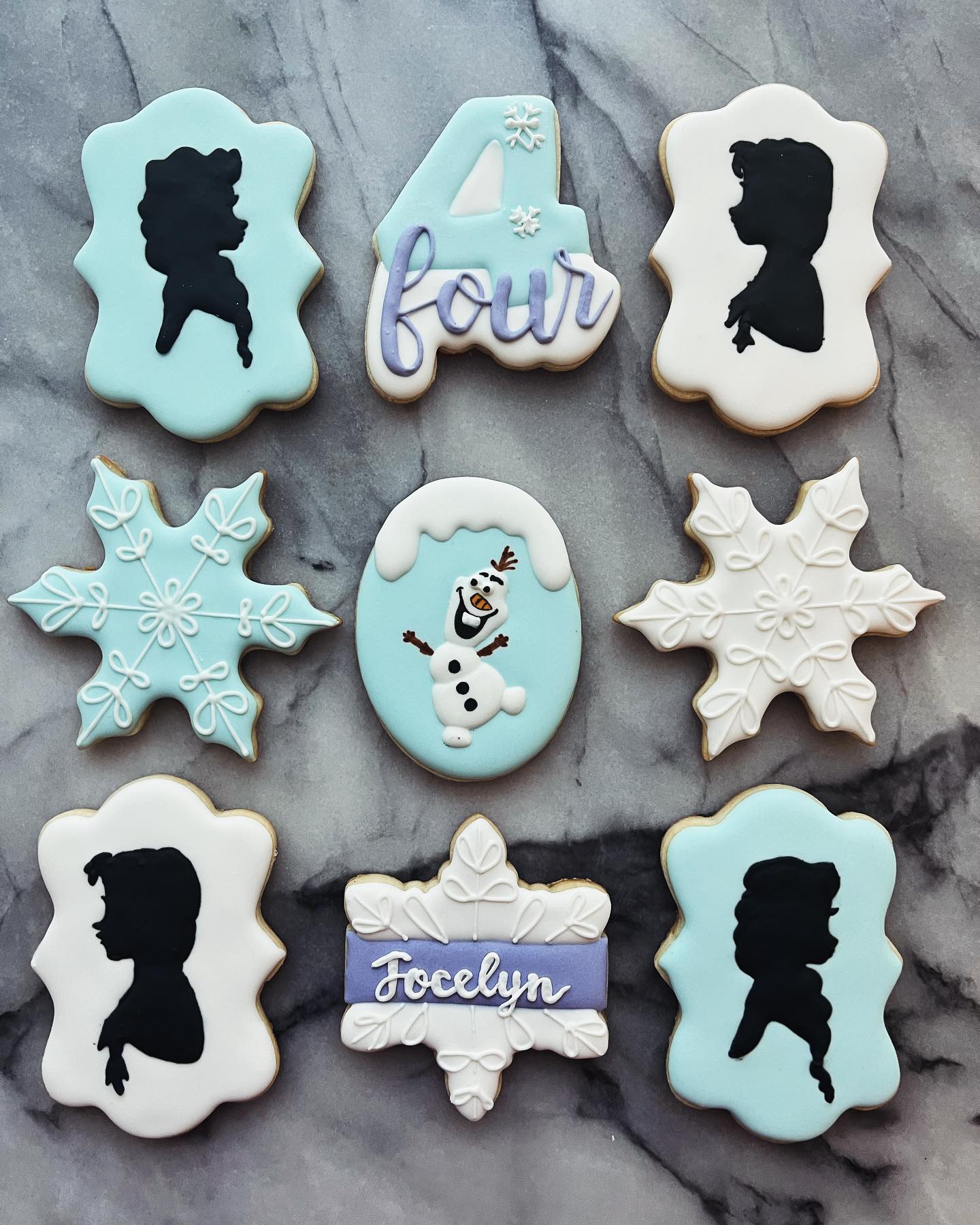 โ๏ธ โ๏ธ
.
.
#royalicingcookies #longbeachcookies #cookiedecorator #cookiedecorating #decoratedcookies #customcookies #cookies #longbeach #longbeachca