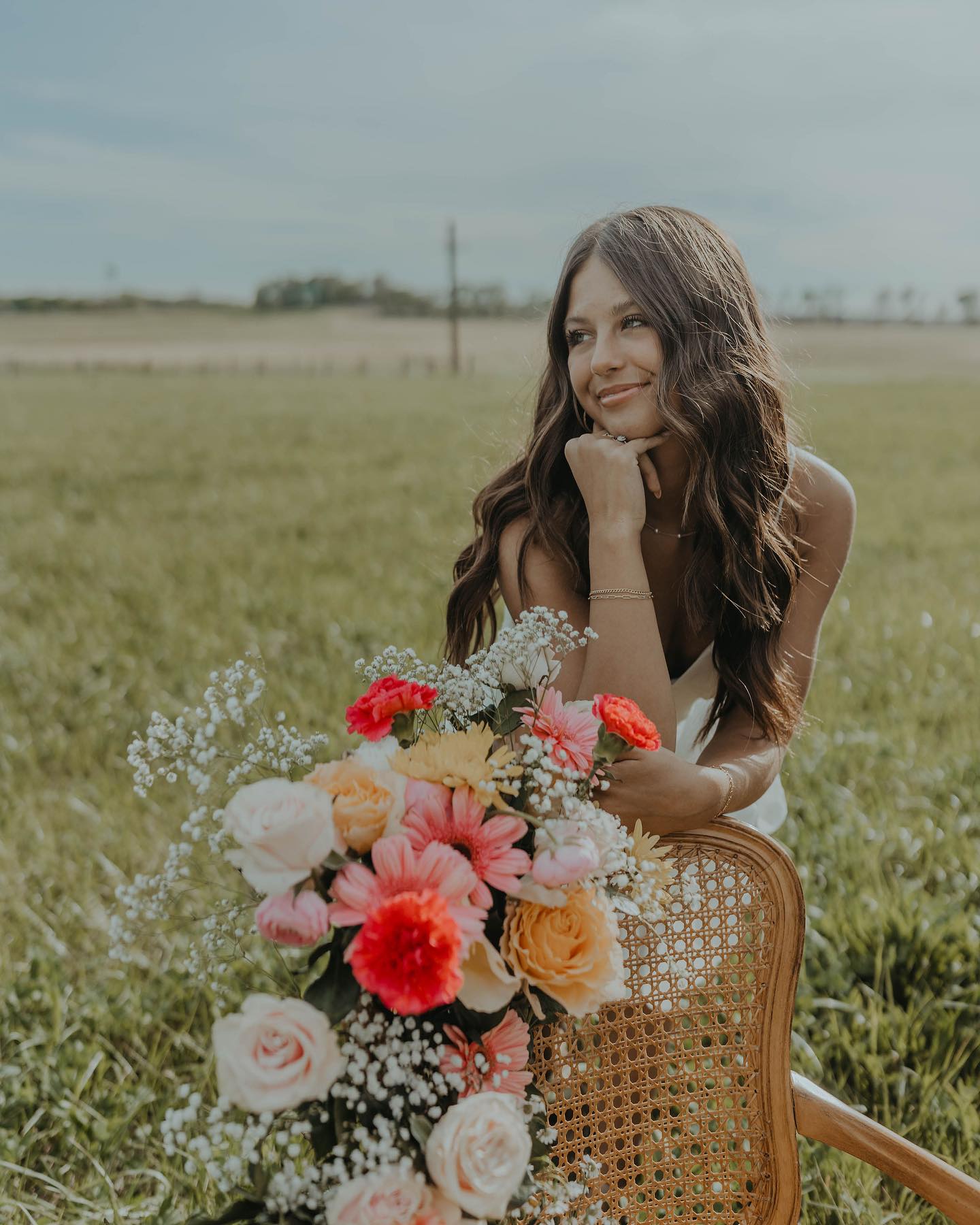 Haven’t shared a senior on my page in a minute, but these colors were popping so hard, so they deserve a spot!🤩🫶🏻🩷✨This is my last year with Lucy as a rep, and I’m so sad. I’m so glad though, because I got this girl for life!! See ya in Florida soon girly!!