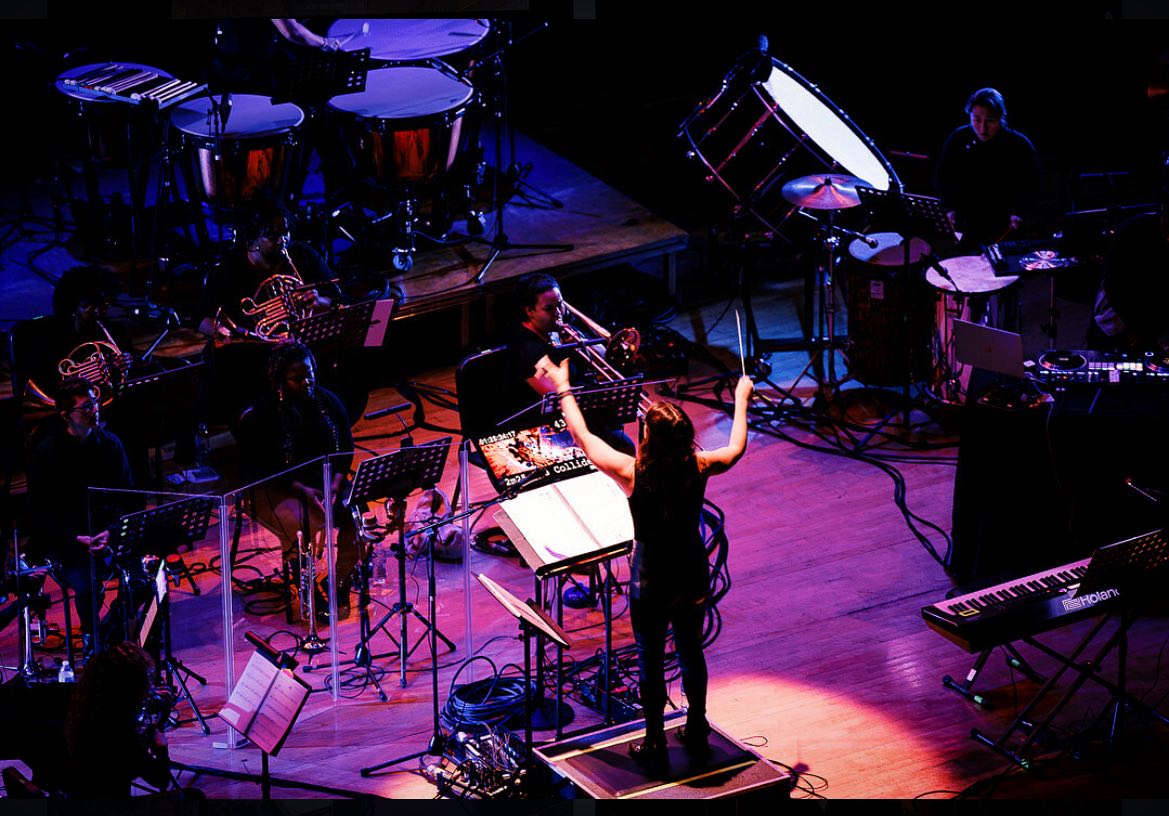 Still out here waving my arms around. Come see us ✨
•
•
•
•
•
•
@spiderversemovie @blackinkpresents @thebroadwaysinfonietta #spiderman #spiderverse #marvel #marveluniverse #comics #spidermanintothespiderverse #concert #milesmorales #orchestra #conductor #musicdirector #keyboardist #lightingdesign #stagelighting #conducting #livemusic #tour #tourlife #touring #touringmusician