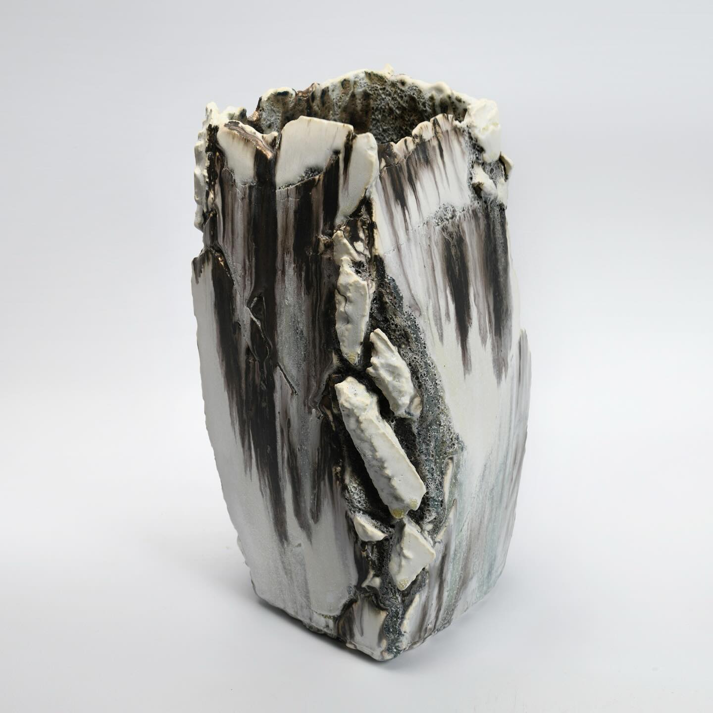.
Karst Vessel
Stoneware and porcelain, reactive slip and glaze.
w16, d16, h40 cm
In my practice I am constantly exploring new forms and surfaces inspired by landscapes and geological structures. This vessel marks an exciting new direction for me. Inspired by the limestone karsts that tower over the Andaman sea and appear to float impossibly on the surface, this vessel is the third piece that will be exhibited at the Contemporary Ceramics Centre’s New Members show in London later this month.
The exhibition will run from 25th July to 17th August with a private view on Wednesday 24th July, between 6 and 8pm.
@ceramicscentre @craftpotters
•
•
•
#sculpture
#art
#ukartist
#sculpturalvessel
#newwork
#firedthings
#katewindibankart
#ceramics
#ceramicart
#ceramica
#céramique
#contemporaryceramics
#contemporarysculpture
#contemporarycraft
#interiordesign
#interiorbeauty
#naturedesign
#sculpture
#art
#wabisabi
#clay
#陶芸
#digswellarts
#ccdirectory
#ceramicscentre
#craftpotters
#craftpottersassociation