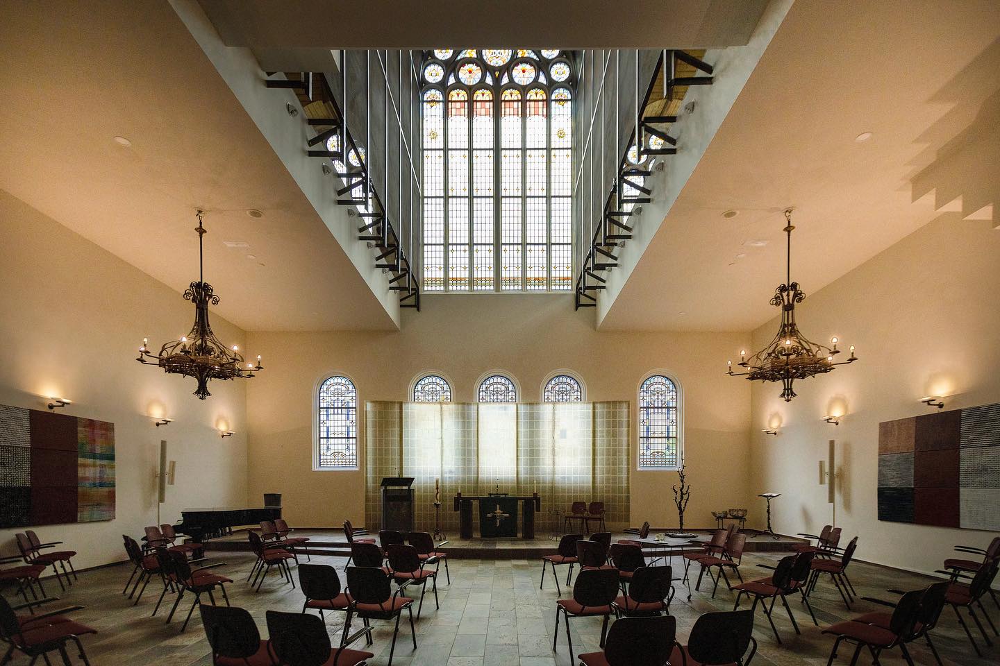 Twee bijzondere locaties voor @bach.luther komend weekend. Zaterdag as 19.30 @oranjekerk_amsterdam en zondag as 16.00 Trinitatiskapel Dordrecht. We verheugen ons!
Ticketlinks in bio of www.bachluther.nl
#TheaterVanDeHeelheid #LutherseKerkUtrecht #Theater #Utrecht #BeleefHetMetOns #BachLuther #LutherseGemeente #LutherseKerk #Voorstelling #Heelheid #UniekeErvaring #UtrechtEvents #TheaterInUtrecht #MuziekTheater #CultuurInUtrecht #EvenementenInUtrecht #SamenUit #TheaterBeleving #VriendenUitnodigen #TicketsBeschikbaar #UtrechtCultuur #CultureleErvaring
@luthersamsterdam @luthersegemeentearnhem @theaterinsblau @stadsgehoorzaalkampen
@luthers_zwolle @lutherse_kerk_ denhaag