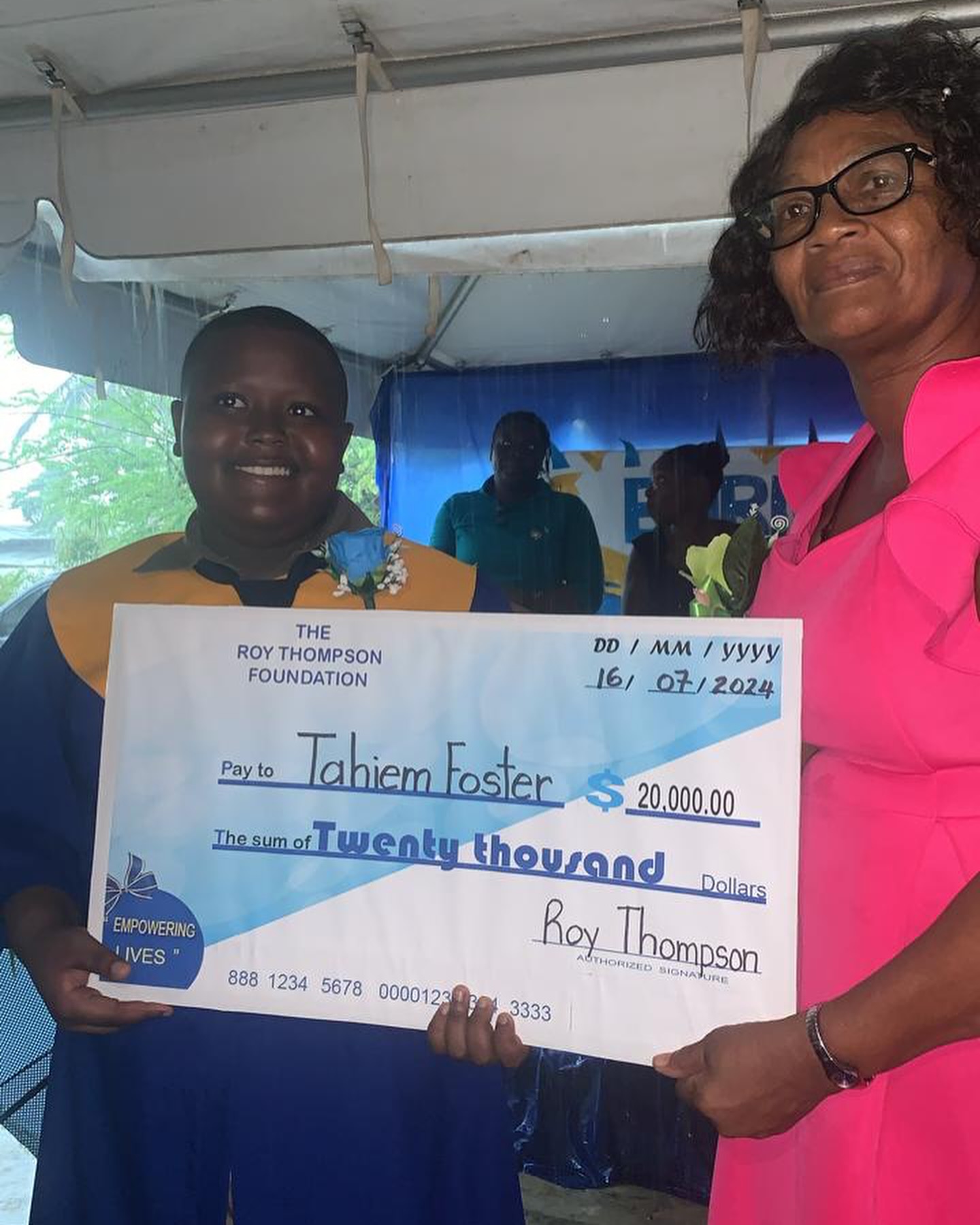 Congratulations to the graduates at Burnt Savannah Primary School. Special congratulations to the Top Academic Male Achiever Tahiem Foster and Top Academic Female Achiever Annalise Urquhart who were awardees of the Roy Thompson Foundation Scholarship #eachoneteachone #burntsavannahprimaryschool #stelizabeth #roythompsonfoundation #teamrankz #kidarethefuture #empoweringlives