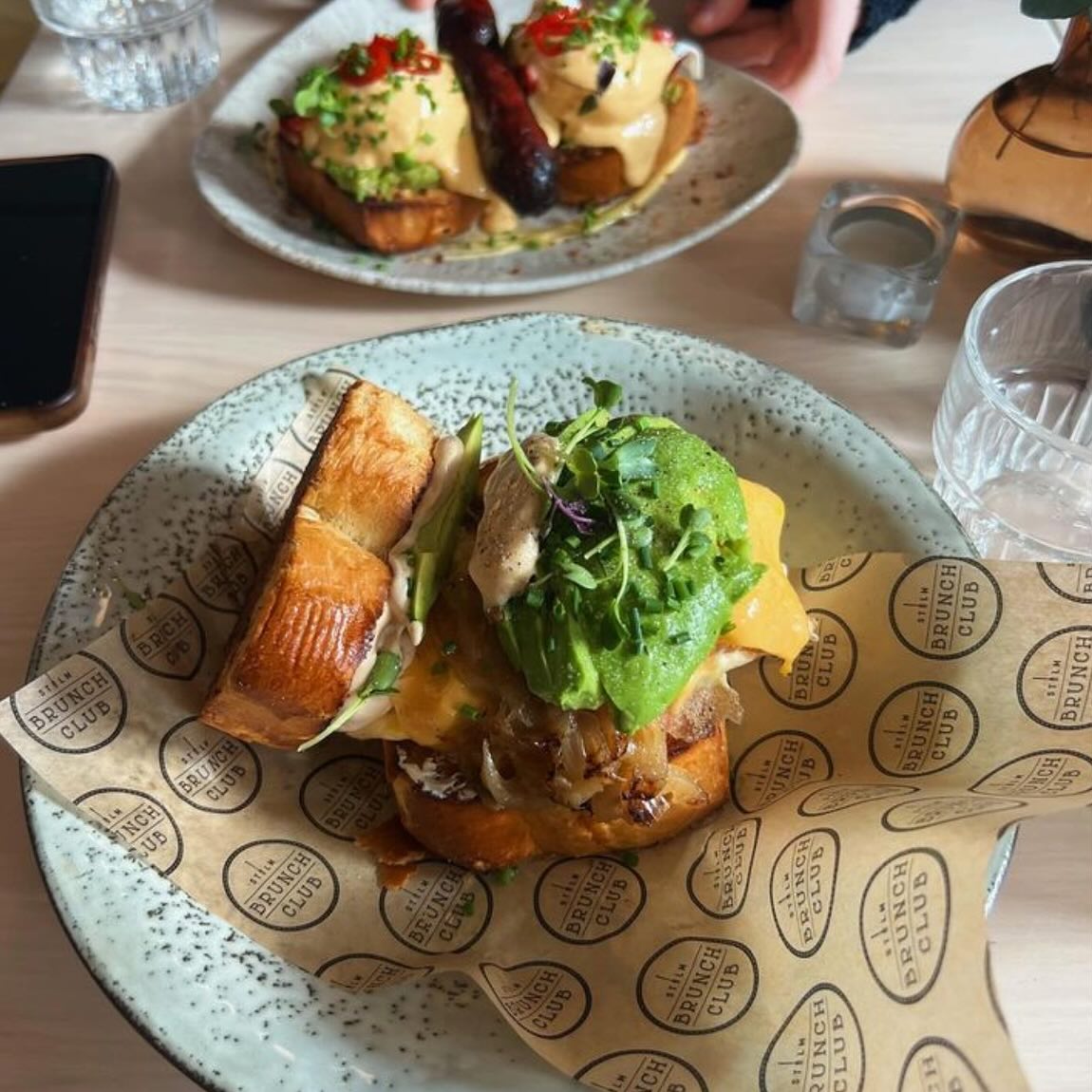 Happy Sunday everyone! Are you coming for brunch today? 😃
Perhaps we can tempt you with our Egg Bun with creamy scrambled eggs on toasted brioche bun, with cheddar, smoked cream cheese, mayo, tomato, caramelised onion and avocado? 🥑 🍞
Or a Spicy Benedict with 2 poached eggs on toasted brioche bun, with smashed avocado, roasted peppers, sriracha hollandaise and spicy chorizo? 🍳🌭 🌶️
Thank you @katysalwayshungry for the visit and the pics 🥰