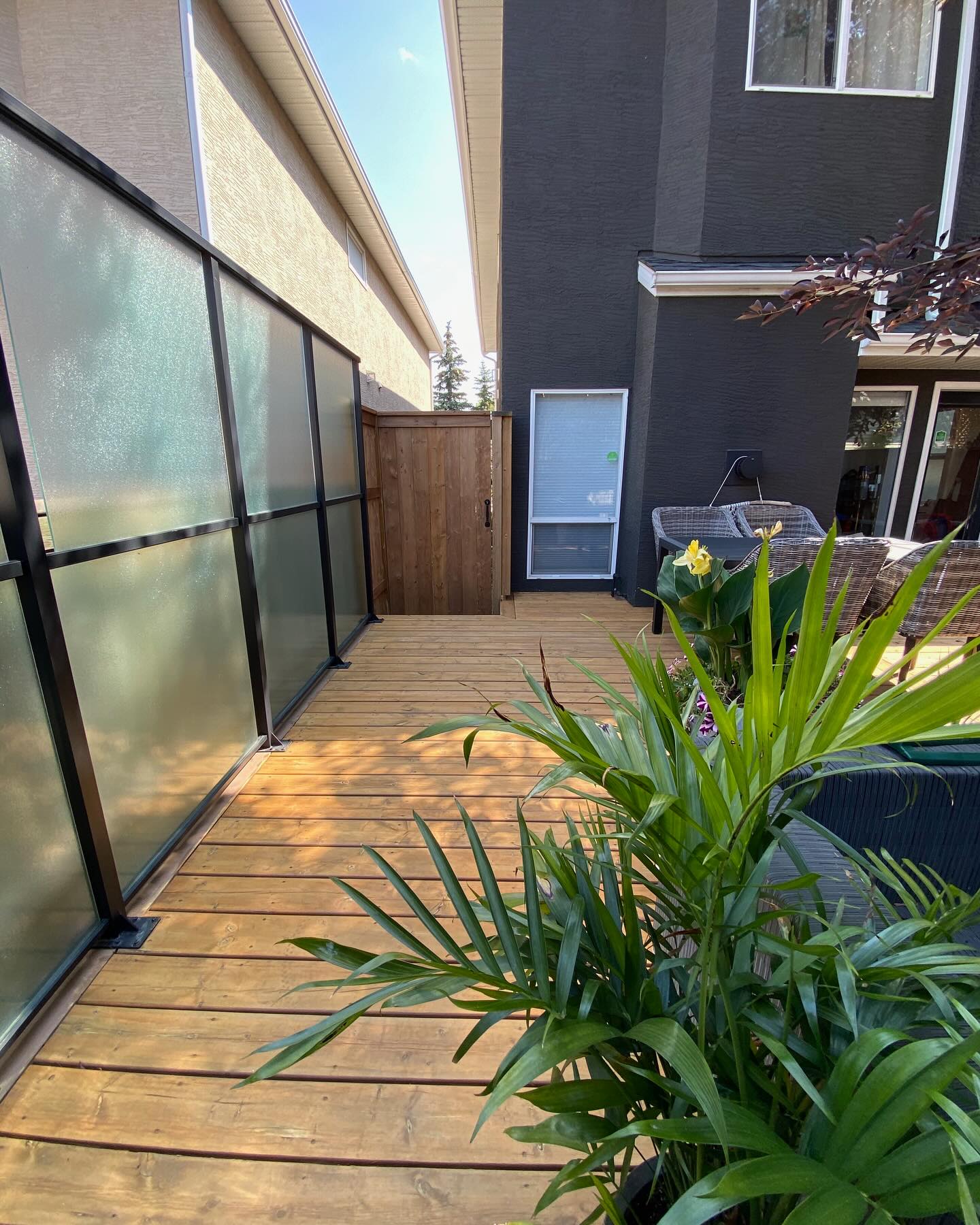 New gates and some privacy glass.
Contact Dana Rolles at Greener Building
for your free quote today.
Phone: (403) 992-4208
Email: dana@greenerbuilding.ca
•
•
•
🇨🇦
#renovations #construction #yycconstruction #yycrenovations #renos #design #photo #contracting #contractors #yyccontractors #supportlocal #smallbusiness #carpentry #carpenter #wood #woodworking #calgary #alberta #yyc #gc #greenerbuilding #smarterbuilding #dailygrind #selfemployed #frametofinish #yyclocal