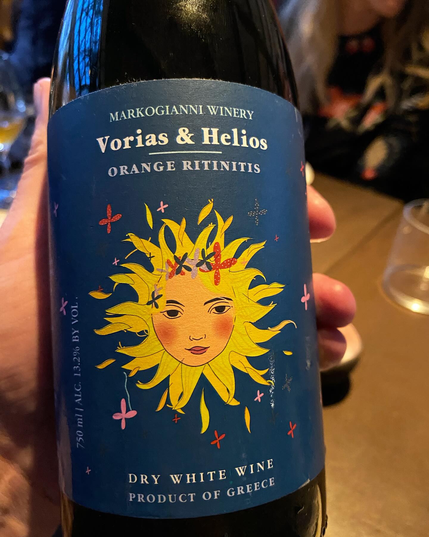 On the first decent Friday evening of 2024, I present this salt-kissed, skin contact delight from the Peloponnese
#orangewine #peloponnese #markogianniwinery #voriasandhelios