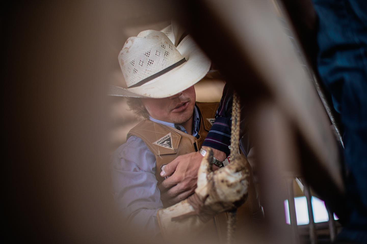 Bull Riding. It’s an individual sport, yet it’s a team effort. It’s a dance between the rider and their animal athlete counterpart with the surround sound of cheers from the back of the chute and the top of the stands. It’s gritty + beautiful, and it’s one of our favorite things to capture. #toughdraw #holdon