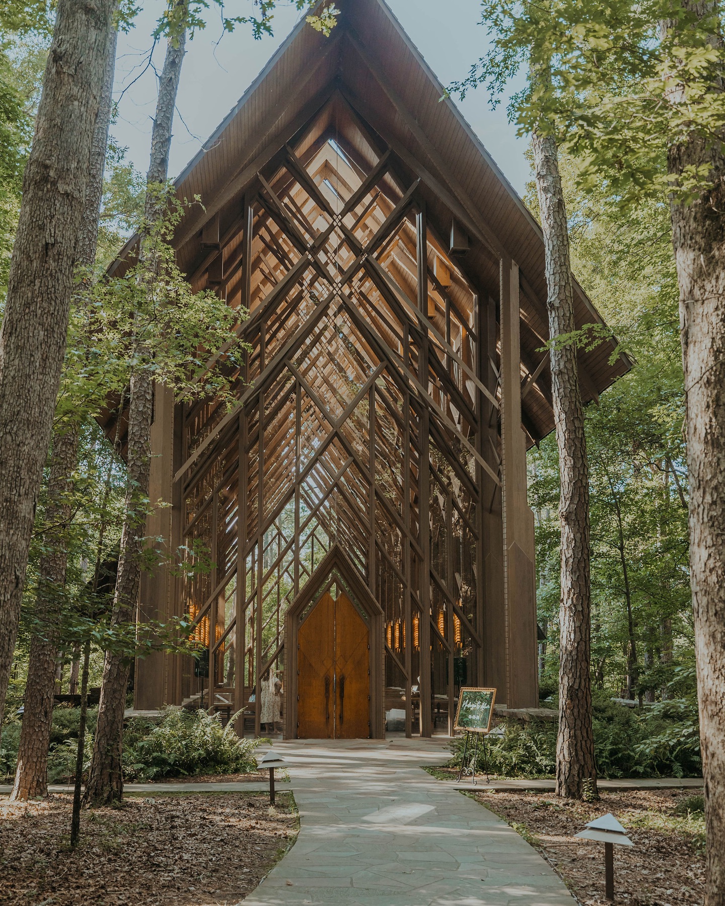 A glimpse into one of the most humid hot wedding days I have been apart of✨🫶🏻 Hot Springs Arkansas
#hotsprings #arkansas #photographer #wedding #weddingphotography #weddinginspiration #weddingday #bride #groom #arkansasphotographer #travelphotographer #elopement #elopementphotographer
