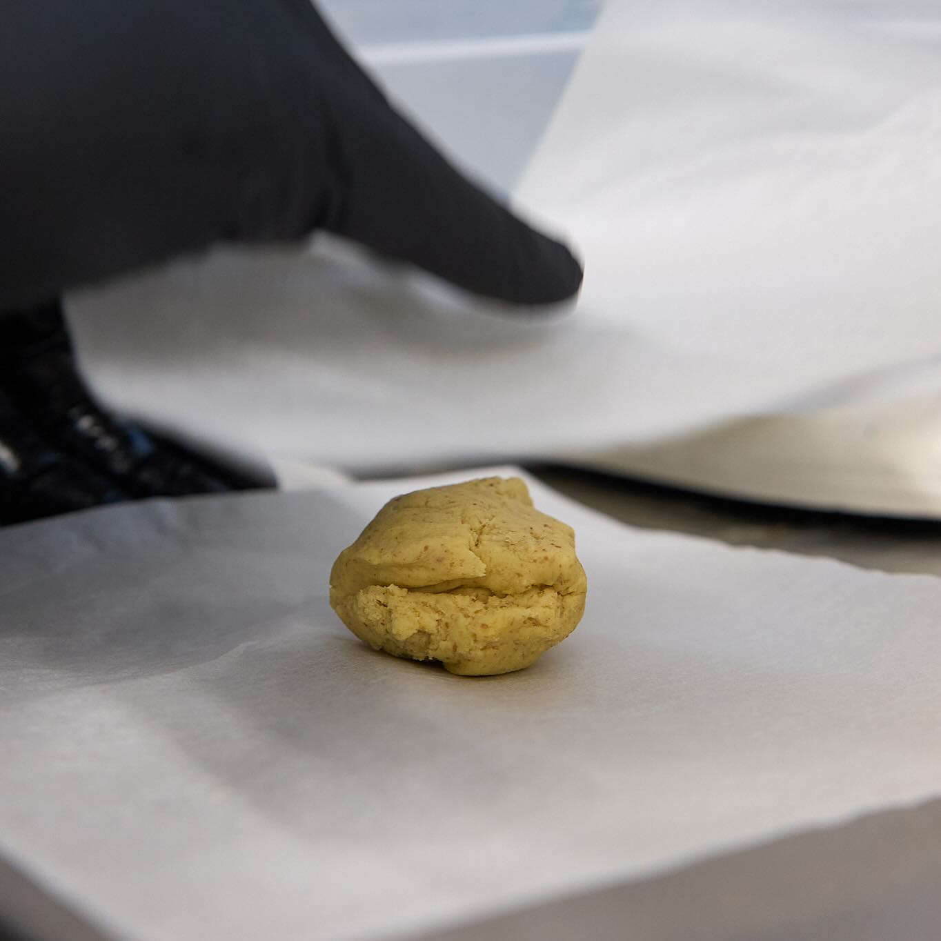 Nasce tutto da questo impasto: tutte le nostre tortillas vengono preparate con un mix di farine senza glutine di @molinopeila con l’aggiunta di semi di lino macinati direttamente dalle sapienti mani dei nostri cuochi.
Le incredibili proprietà di questi semi regalano elasticità naturale senza aggiungere ulteriori additivi o prodotti chimici.
Seguono una ricetta speciale dello chef che rende le nostre tortillas cosí morbide e gustose…ecco perchè son cosí buone!
Provare per credere!
-
-
-
#senzaglutine #senzalattosio #glutenfree #freefrom #tacos #tapas #tortillas #tapastime #torino #foodporn #mexican #mexicanfood #messicano #ristorantemessicano #mexicanresturant