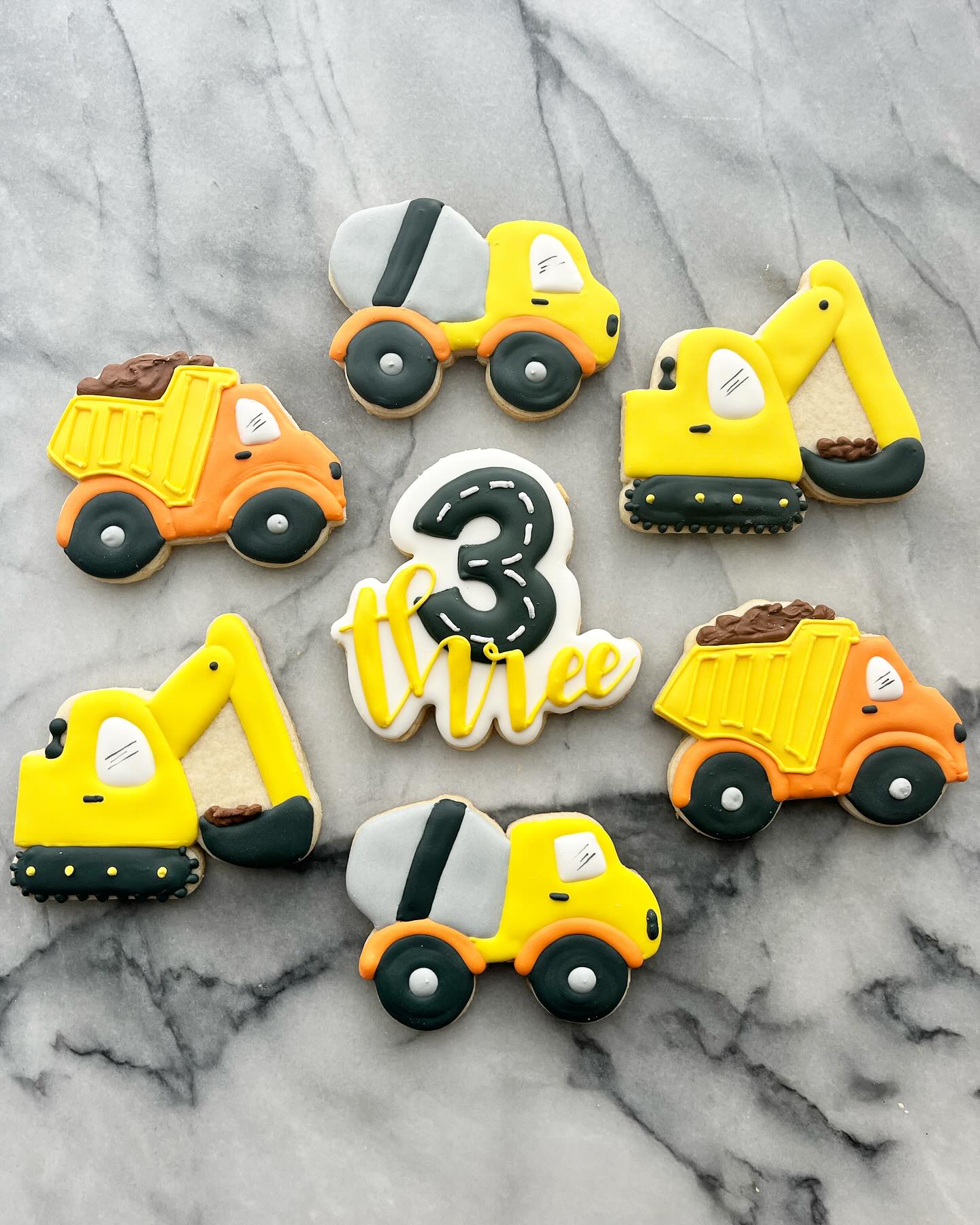 Celebrating 3 whole years!! π
.
.
#royalicingcookies #longbeachcookies #cookiedecorator #cookiedecorating #decoratedcookies #customcookies #cookies #longbeach #longbeachca