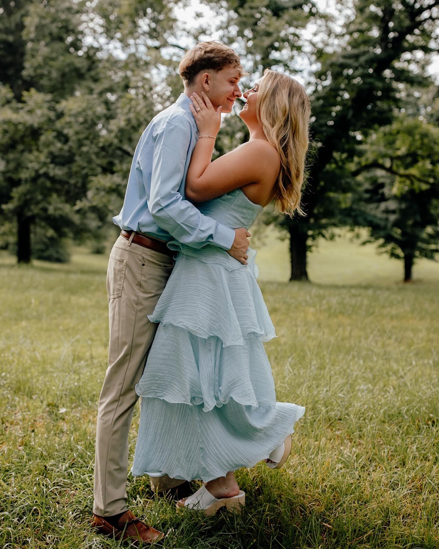 A little post-rain engagement session for these two lovebirds. It was humid and a little damp, but these cuties were still down for anything! 🤍
You really never know what the weather down south is going to do in the summertime, but I can say that I’m grateful for any rain that we can get. The dry, drought-filled summer that we had last year was not for me. If that means dodging storms all summer then so be it!
#hattiesburgphotographer #hattiesburgmsphotographer #mississippiphotographer #hattiesburgcouplephotographer #hattiesburgengagementphotographer #mississippicouplesphotographer #nolaphotographer #neworleansphotographer #neworleanscouplesphotographer #engagementsession #authenticlovemag #unscriptedposingapp #gulfcoastphotographer #mississippigulfcoastphotographer