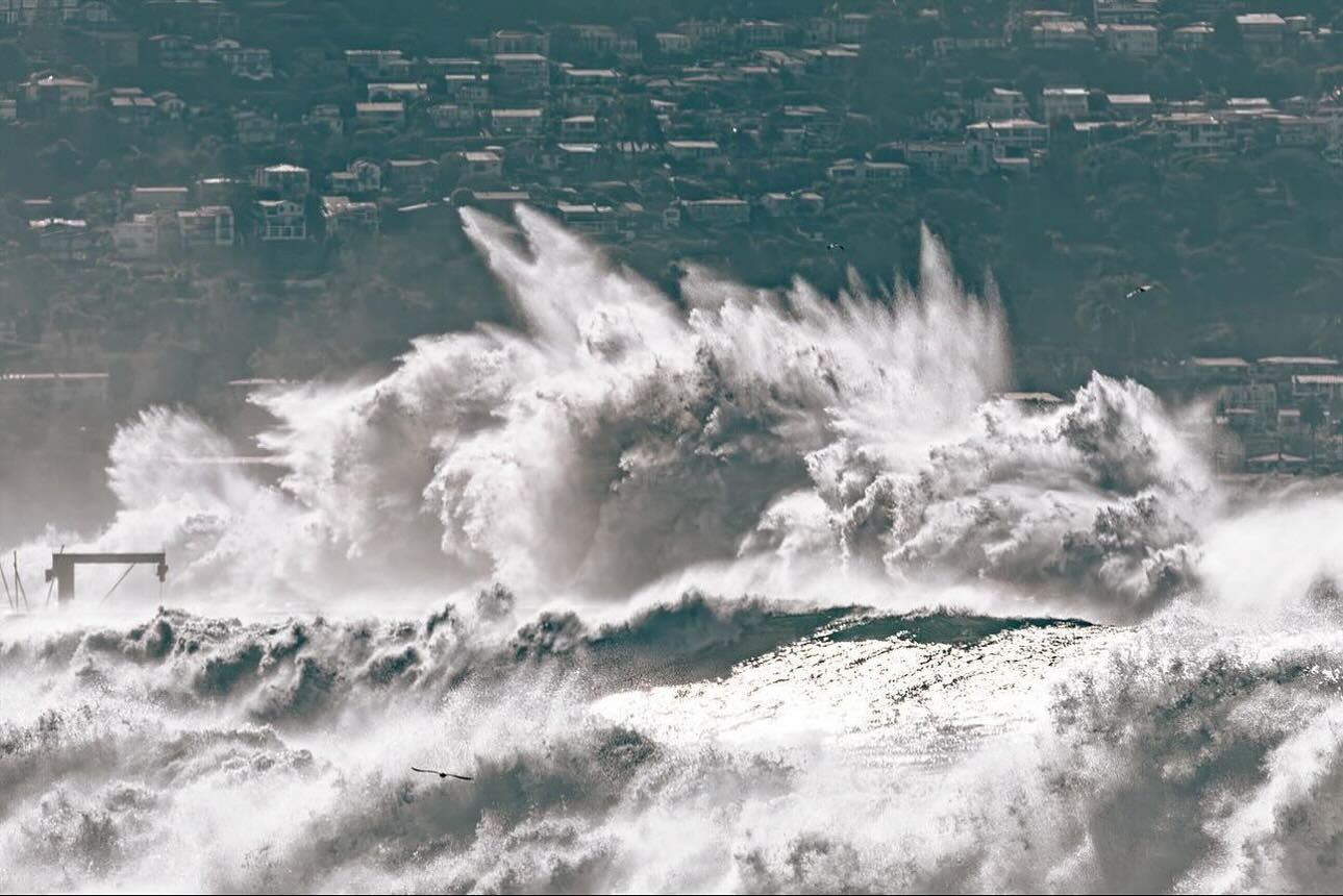 It was an eventful end of 2023 and kick off of 2024 in #visitkingharbor! @richardpodjr captured this incredible shot of our break wall saving our harbors. #redondobeach