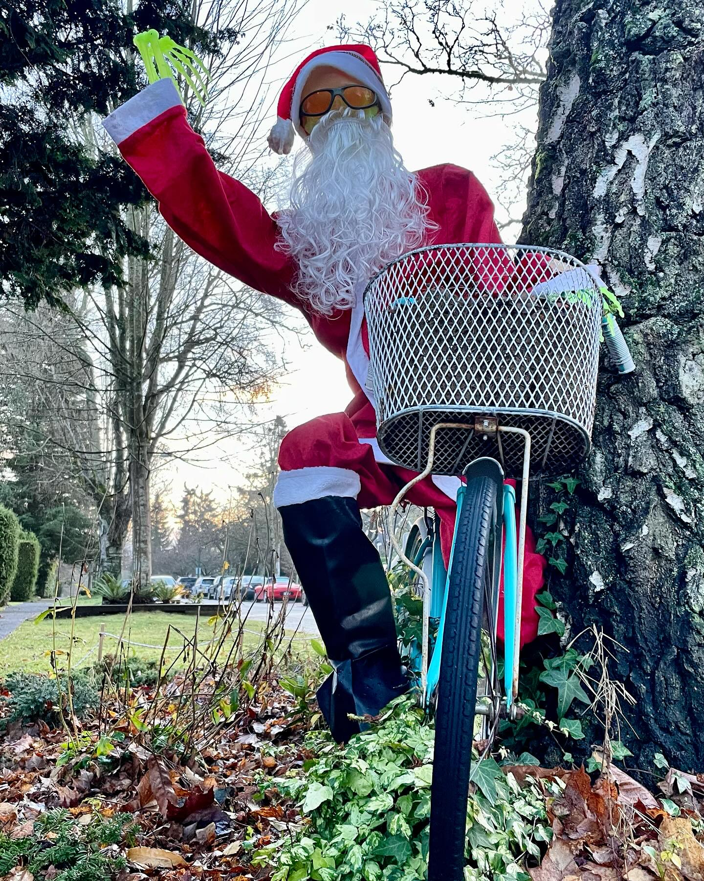 Wishing everyone a relaxing holiday. We look forward to riding, lifting, and training with you in the New Year.