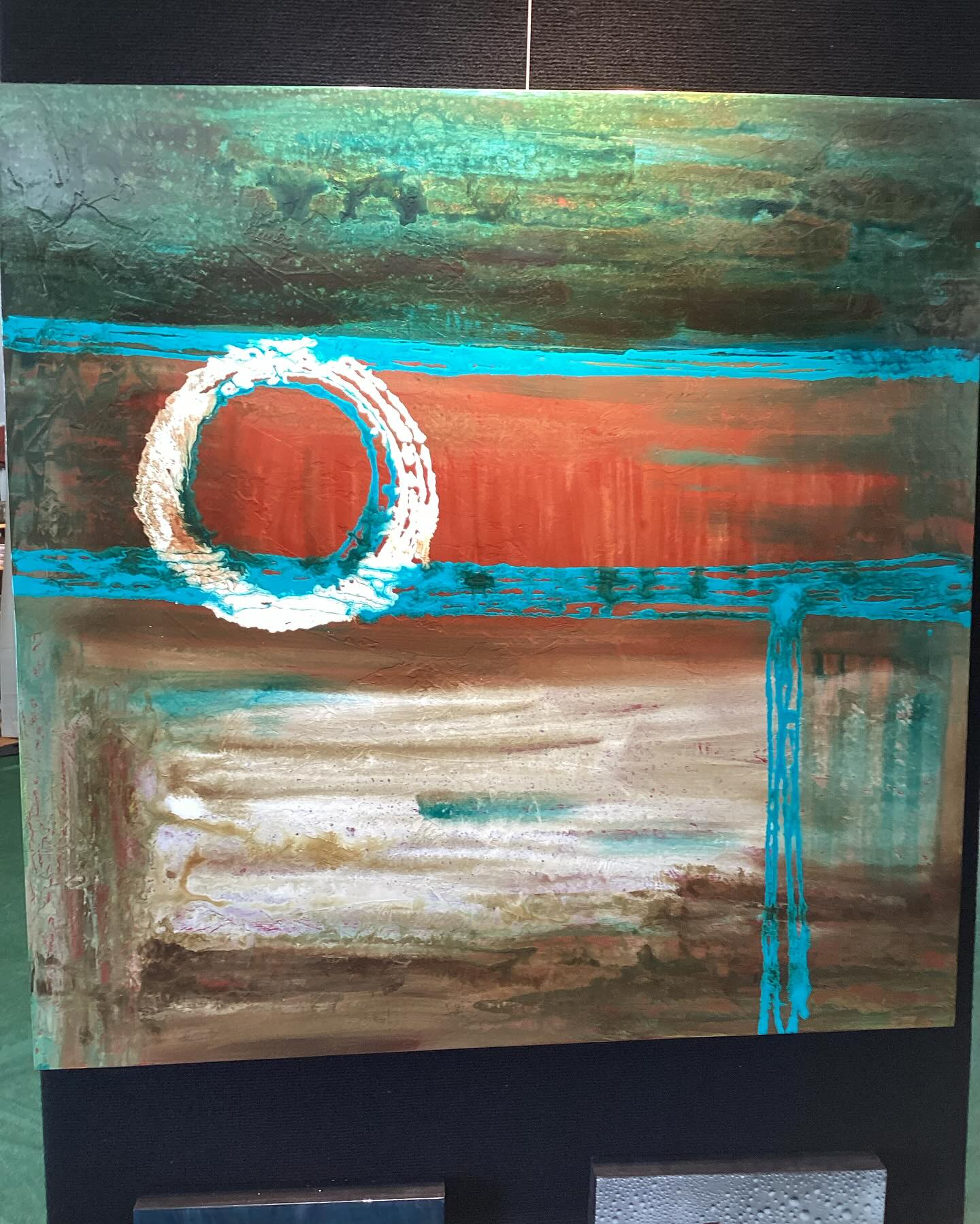 Pulled out some abstract art for the second weekend @riograndeartsandcrafts balloon fiesta. Only two days left to find your bear original. Come see us @sandiacasino under the big tent.
Saturday 9-5
Sunday 9-4
.
.
.
#buyhandmade #buyartfromartists #originals #originalart #albuquerque #balloonfiesta #acrylicpainting #bearsnewwork