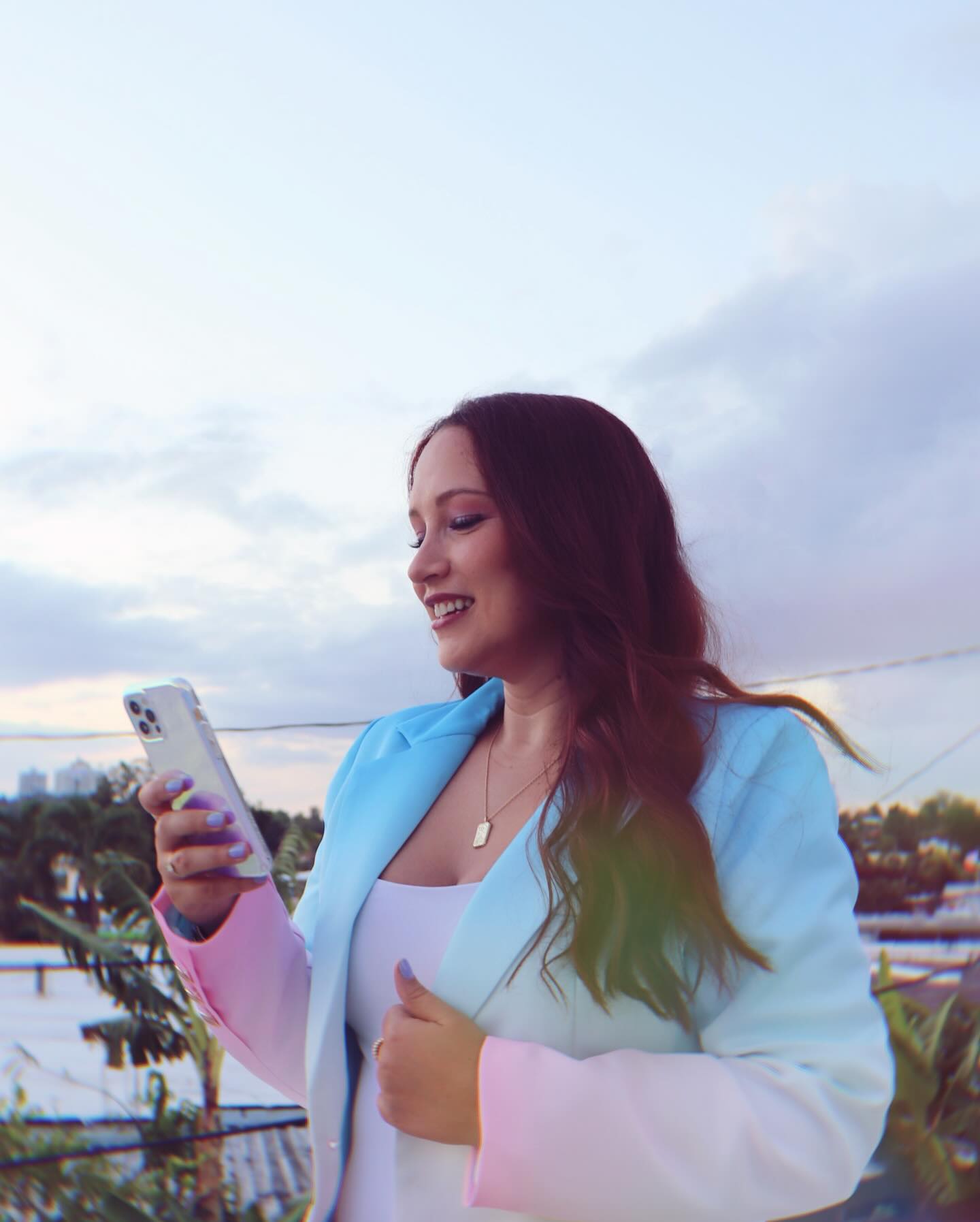 ¡Hoy se cumplen 4 años de Iridescence Marketing Agency y oficialmente un año de la apertura de nuestra oficina/estudio en Hato Rey! 🤩💜✨
Queremos expresar nuestro eterno agradecimiento a todos los que han sido parte de este increíble viaje y nos han permitido llenar sus vidas con el efecto iridiscente. 🪄🫧✨
Cada día ha sido un hermosa aventura donde nos enorgullece de haber creado una comunidad de emprendedores que se convierten en amistades y de sueños que se convierten realidad.
Estamos emocionados por que sabemos que esto es solo el comienzo y aquí estamos, ¡listos para seguir brillando y dejando nuestra huella en el mundo del marketing! ✨
#IridescenceTurns4 🎈
#iridescence #iridescencemarketingagency #marketingagency #digitalmarketingagency #agenciademercadeo #puertorico