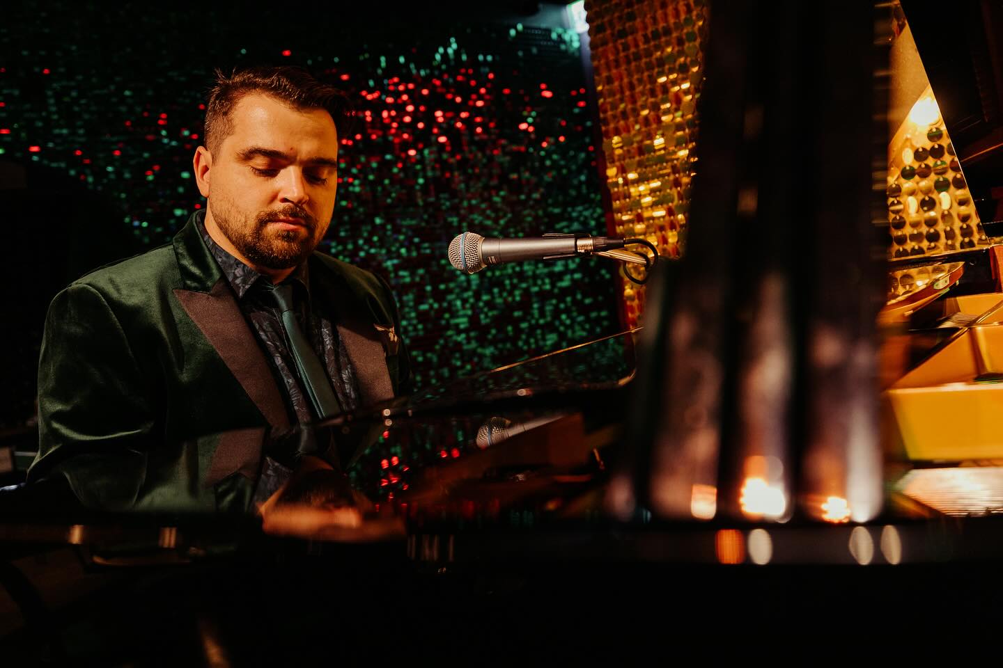 Jonathon Holmes & The Hubcap Hi-Hats - Thursdays to Saturdays @theemeraldroomsyd
@brendrummer @mandi_jenko
📸 @tomwilkinson__
#jazz #sydney