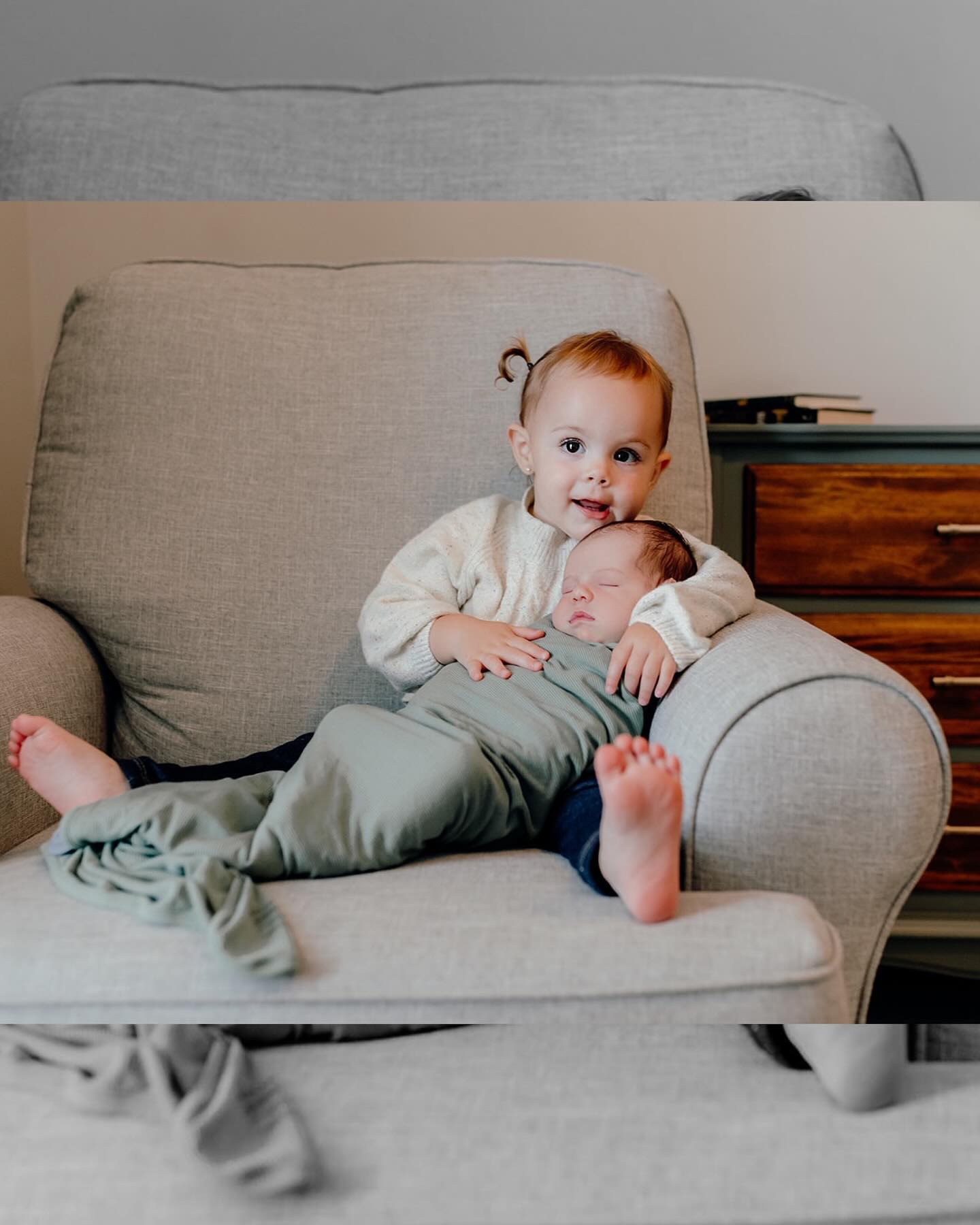 Sweet big sis. 💕 I always love seeing siblings react to the newest addition to the family, especially when they’re this sweet!
#hattiesburgphotographer #hattiesburgnewbornphotographer #mississippiphotographer #mississippinewbornphotographer #msgulfcoastphotographer #neworleansphotographer #neworleansnewbornphotographer #nolaphotographer #nolanewbornphotographer #newbornsession #inhomenewbornsession