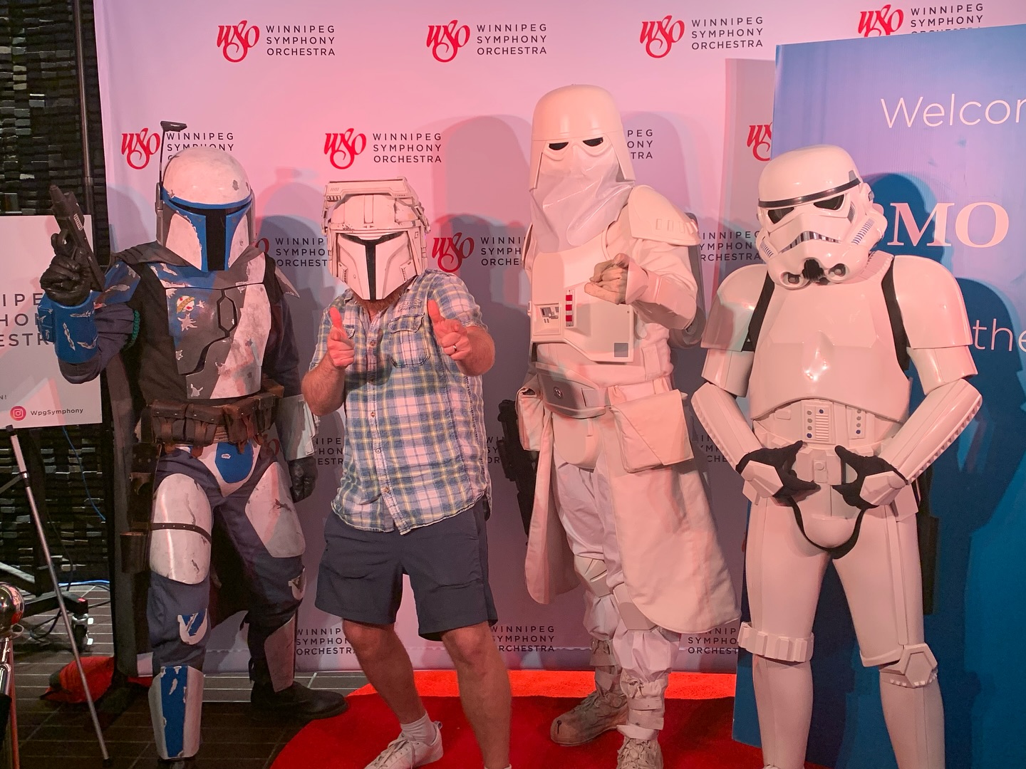 A little photo op with the @vhetinade_clan and the @official501st before the show, at the Winnipeg Symphony Orchestra Night at the Movies, Star Wars: the Empire Strikes Back. @wpgsymphony #starwars #mandalorianmercs