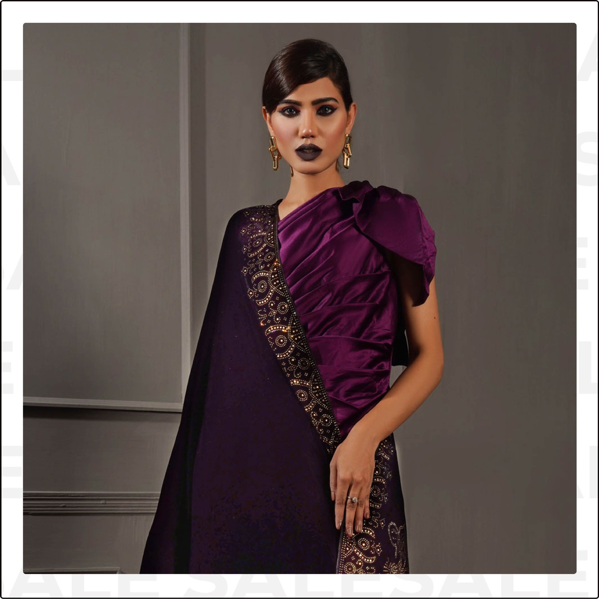 Ready to add a touch of glamour to your wardrobe? Look no further than our spectacular shawl collection, now on SALE! 💜
Wrap yourself in luxury with elegantly crafted shawls, exclusively designed to elevate your style.
#velvetshawls #pashminashawl #luxuryshawl