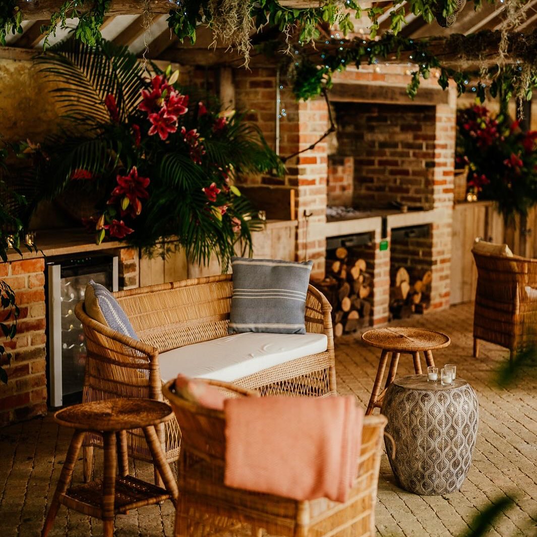 A little party chill out area created by moi with the help of @virginiasvintagehire
Image @angelawardbrown
#eventplannerlondon #eventslondon #eventstyling #partyinspiration #eventinspiration #partychill #loungespace #surreylife #surreyhills #surreypartyplanner #surreyparty