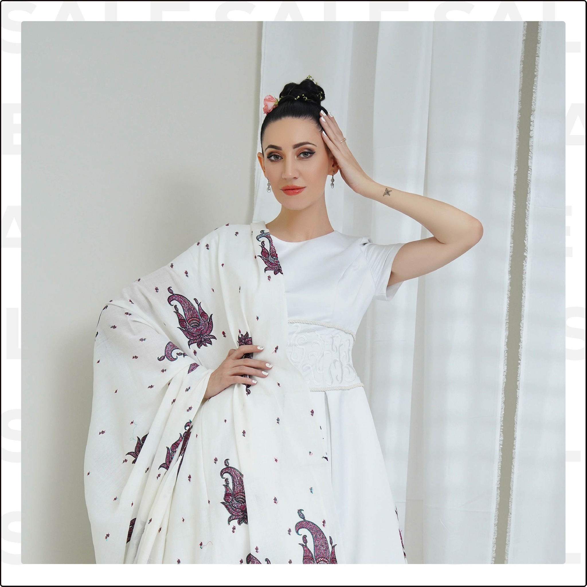 Wrap yourself in luxury with our elegant shawls, now on SALE! 💜
Indulge in the warmth of premium fabrics and timeless designs, adding a touch of sophistication to every ensemble.
#shawlcollection #fashionaccessory #shawl #2024collection