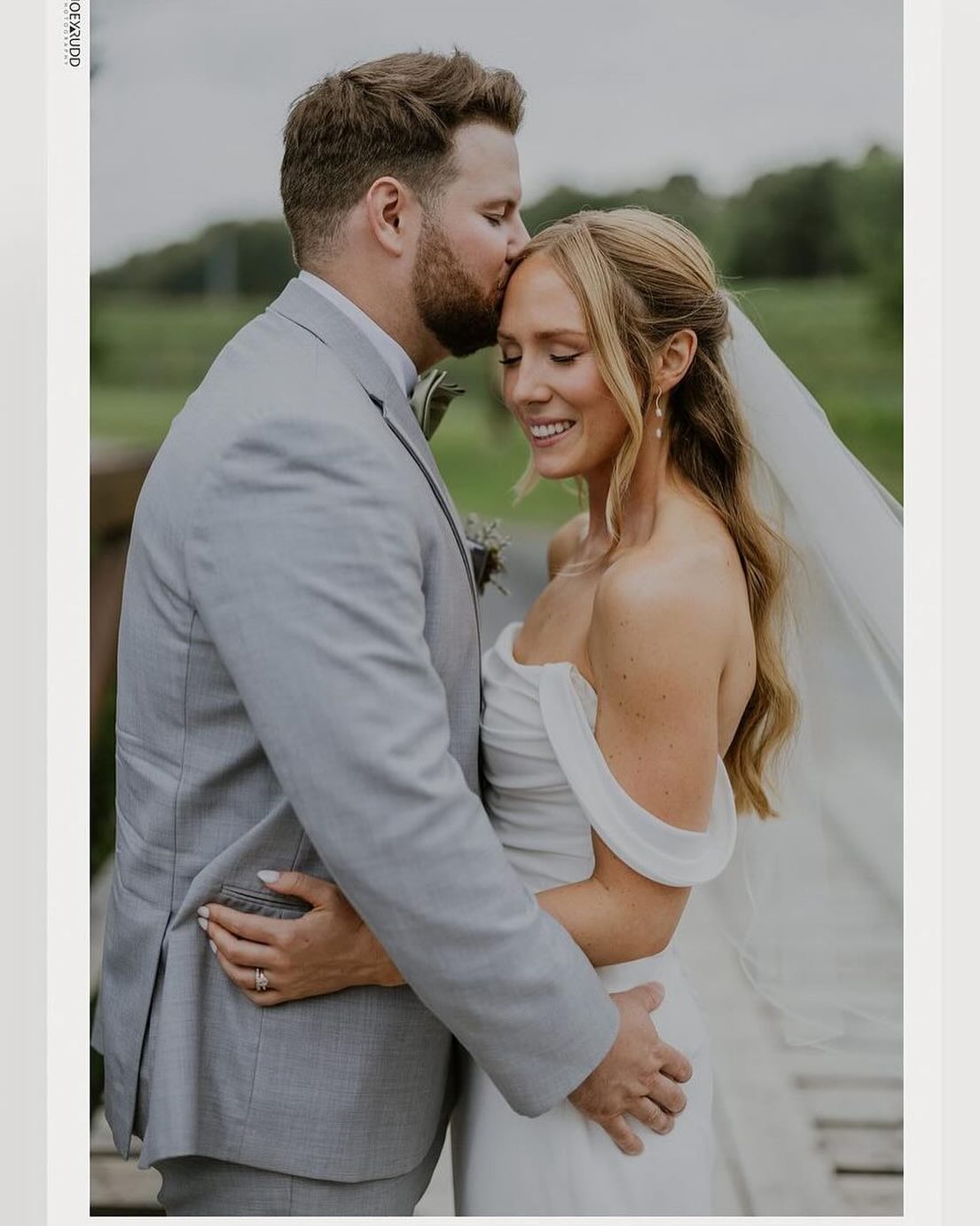 Flawless bride, flawless day. So honored to have been part of her bridal journey. 💍✨
#BridalGlam #WeddingHair #happilyeverafter #ottawabride